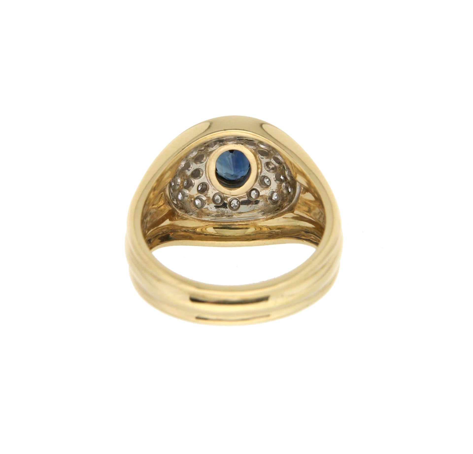 Handcraft Sapphire 18 Karat Yellow Gold Diamonds Cocktail Ring For Sale 1