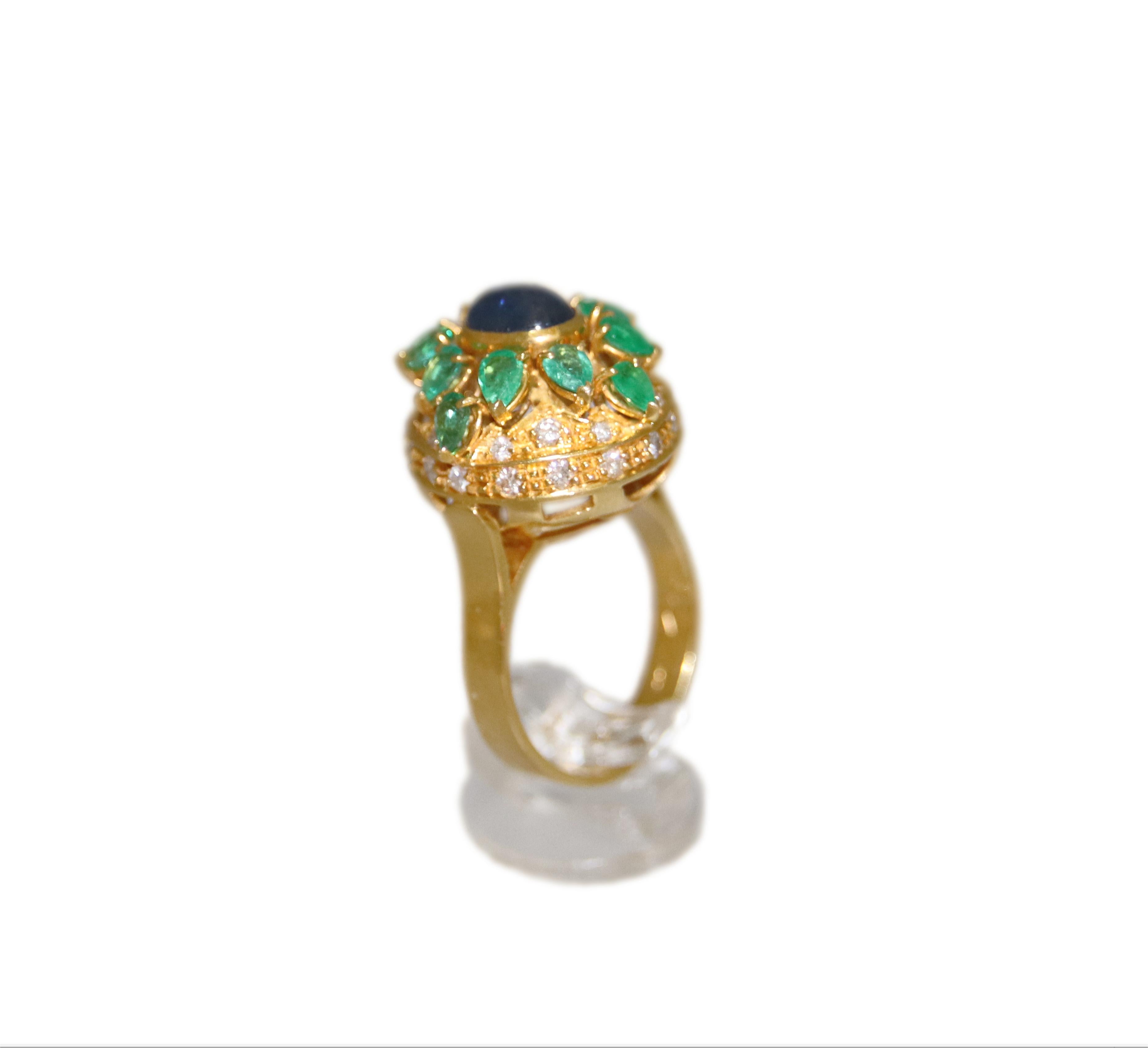 Handcraft Sapphire 18 Karat Yellow Gold Emeralds Diamonds Cocktail Ring For Sale 9