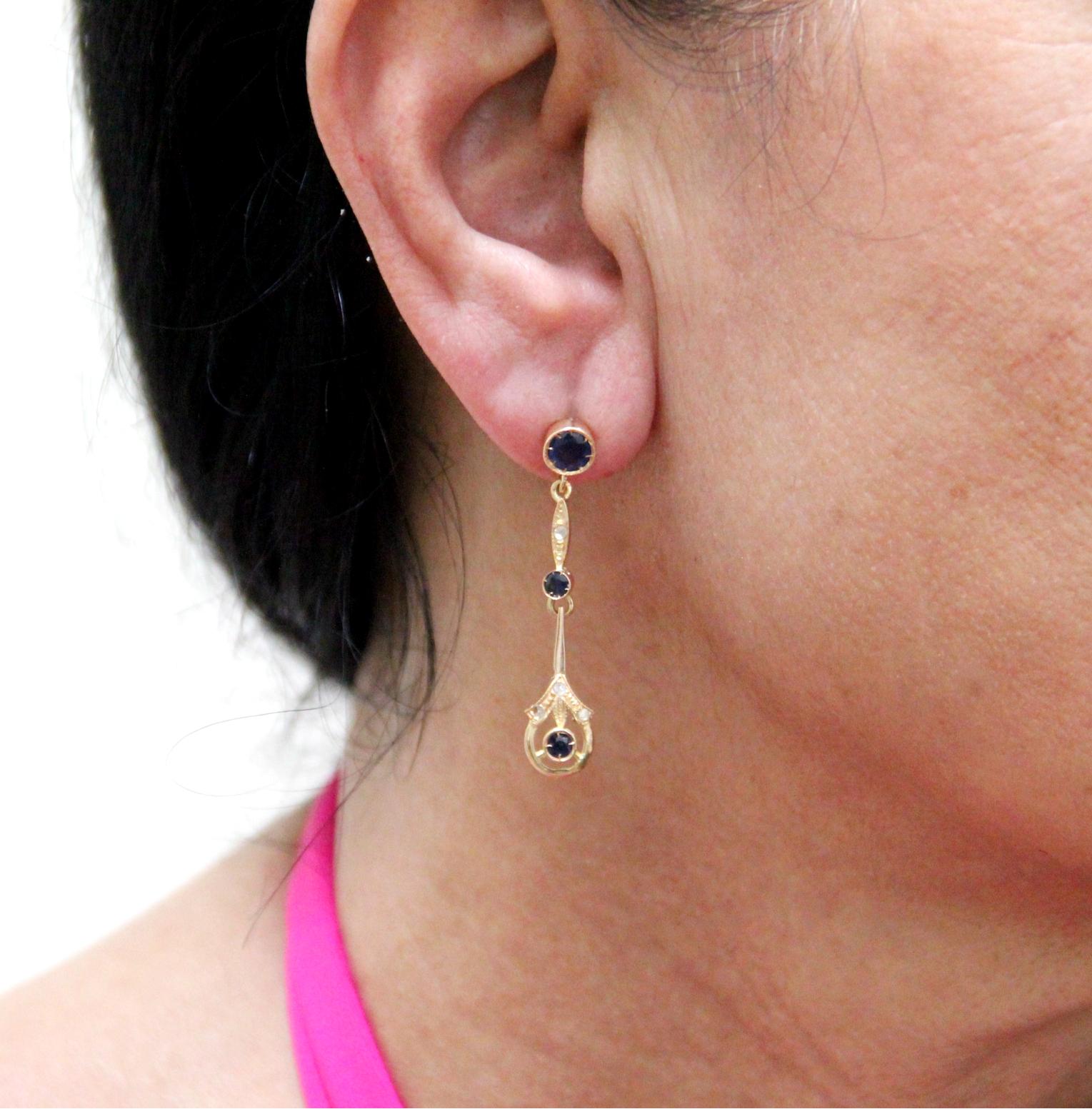 Boucles d'oreilles en goutte artisanales en or jaune 14 carats avec saphirs et diamants en vente 1