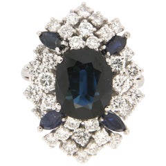 Bague de cocktail en or blanc 18 carats avec diamants et saphirs Handcraft