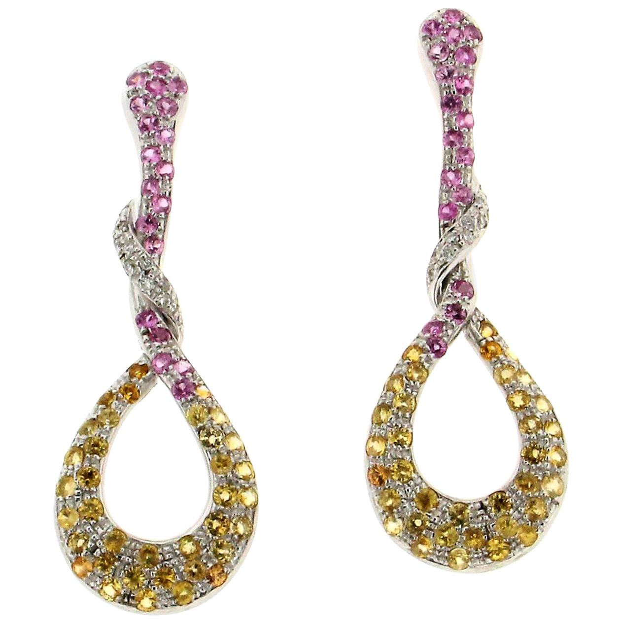 Boucles d'oreilles en goutte artisanales en or blanc 18 carats avec saphirs et diamants