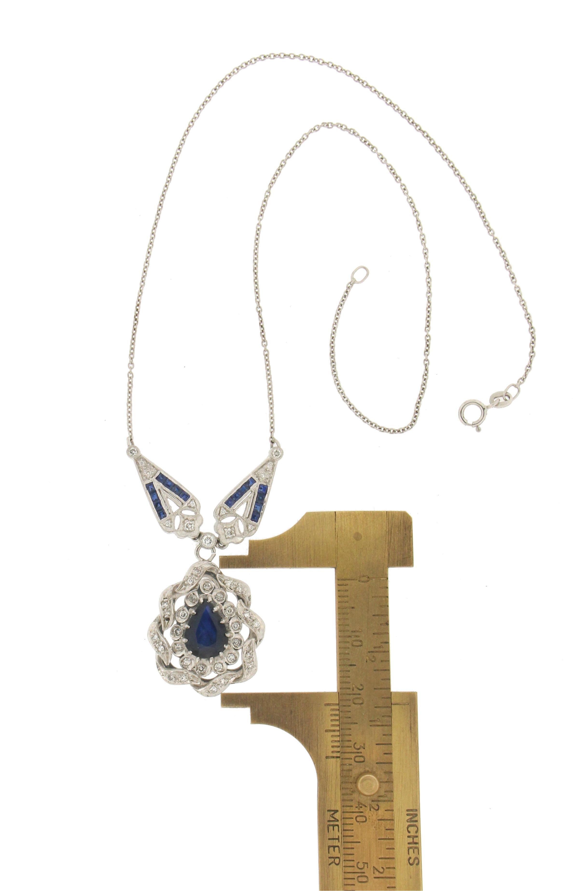 Handcraft Sapphires 18 Karat White Gold Diamonds Pendant Necklace In New Condition In Marcianise, IT