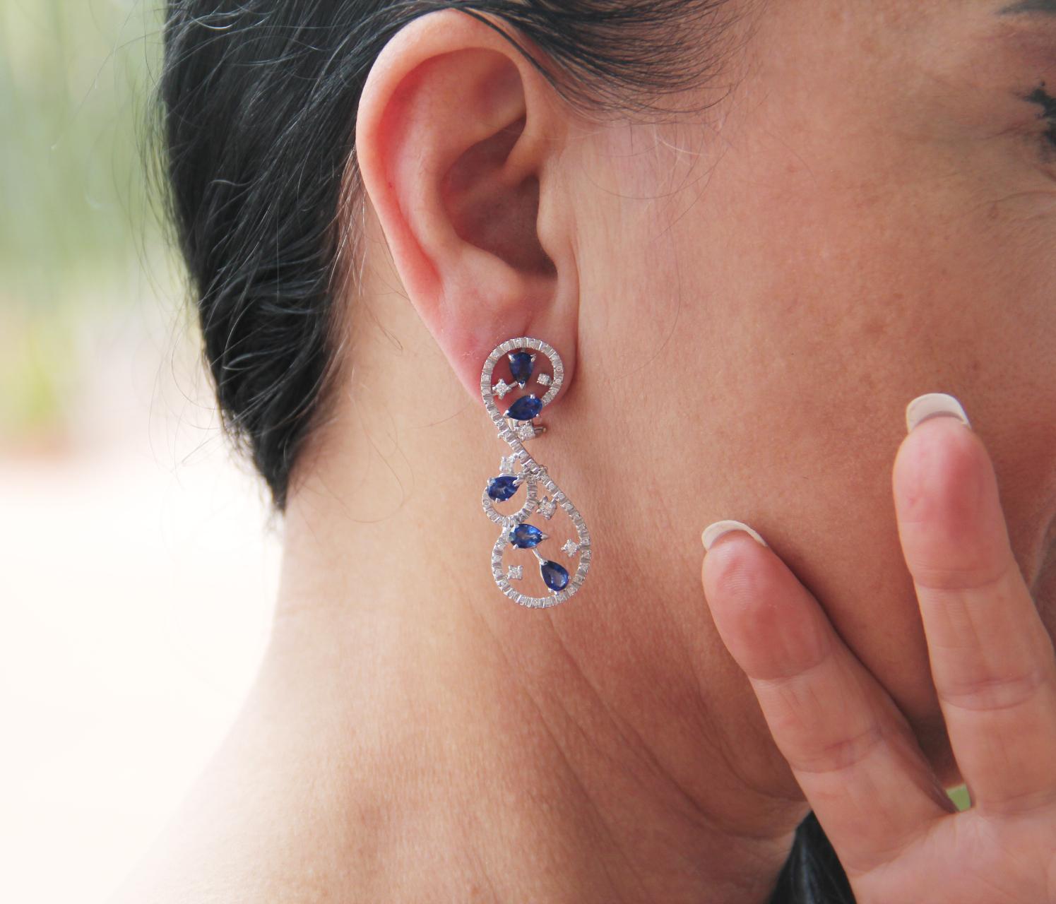 Handcraft Sapphires 18 Karat White Gold Diamonds Stud Earrings For Sale 3