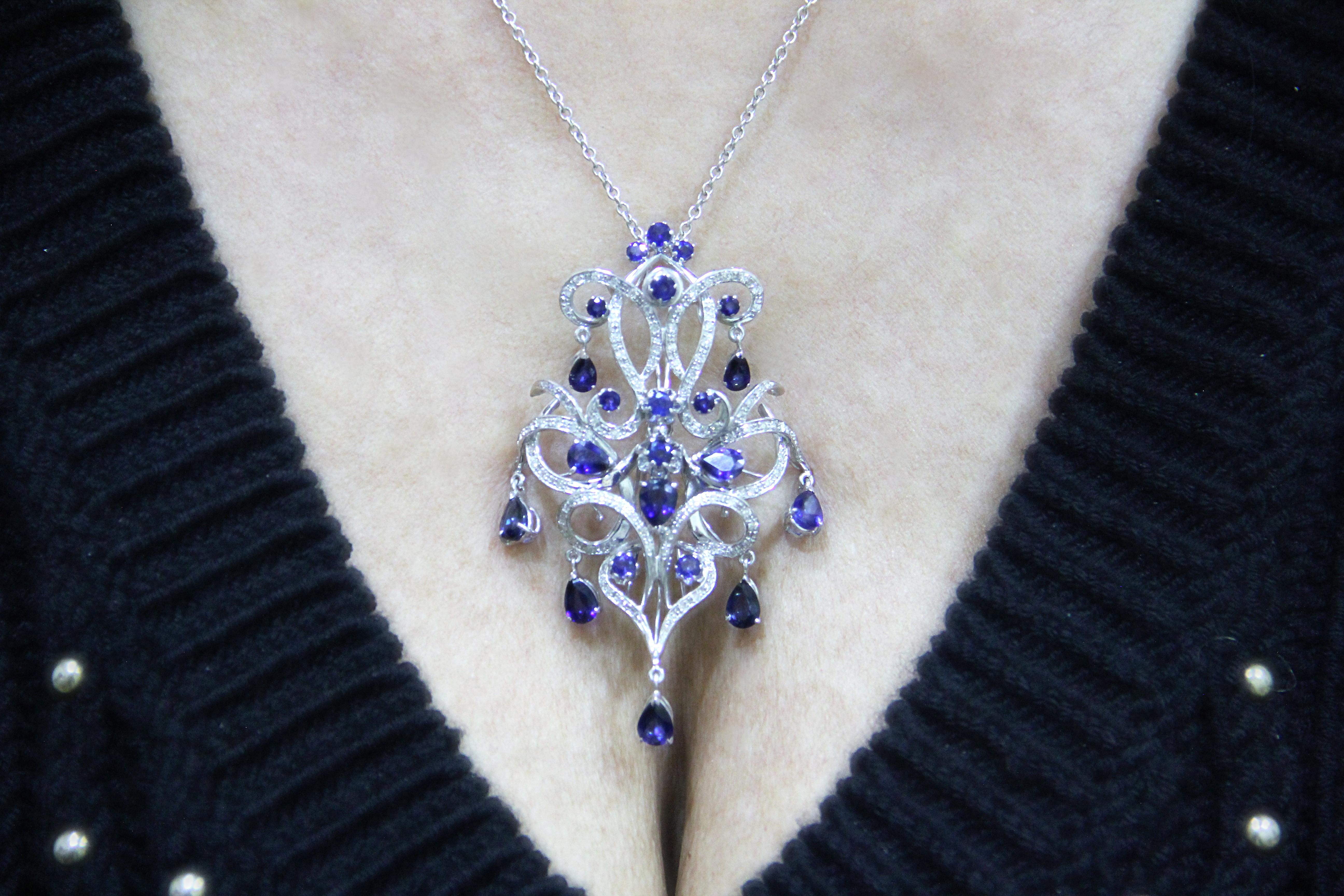 Handgefertigte Halskette mit Anhänger aus 18 Karat Weißgold mit Saphiren und Diamanten im Angebot 1
