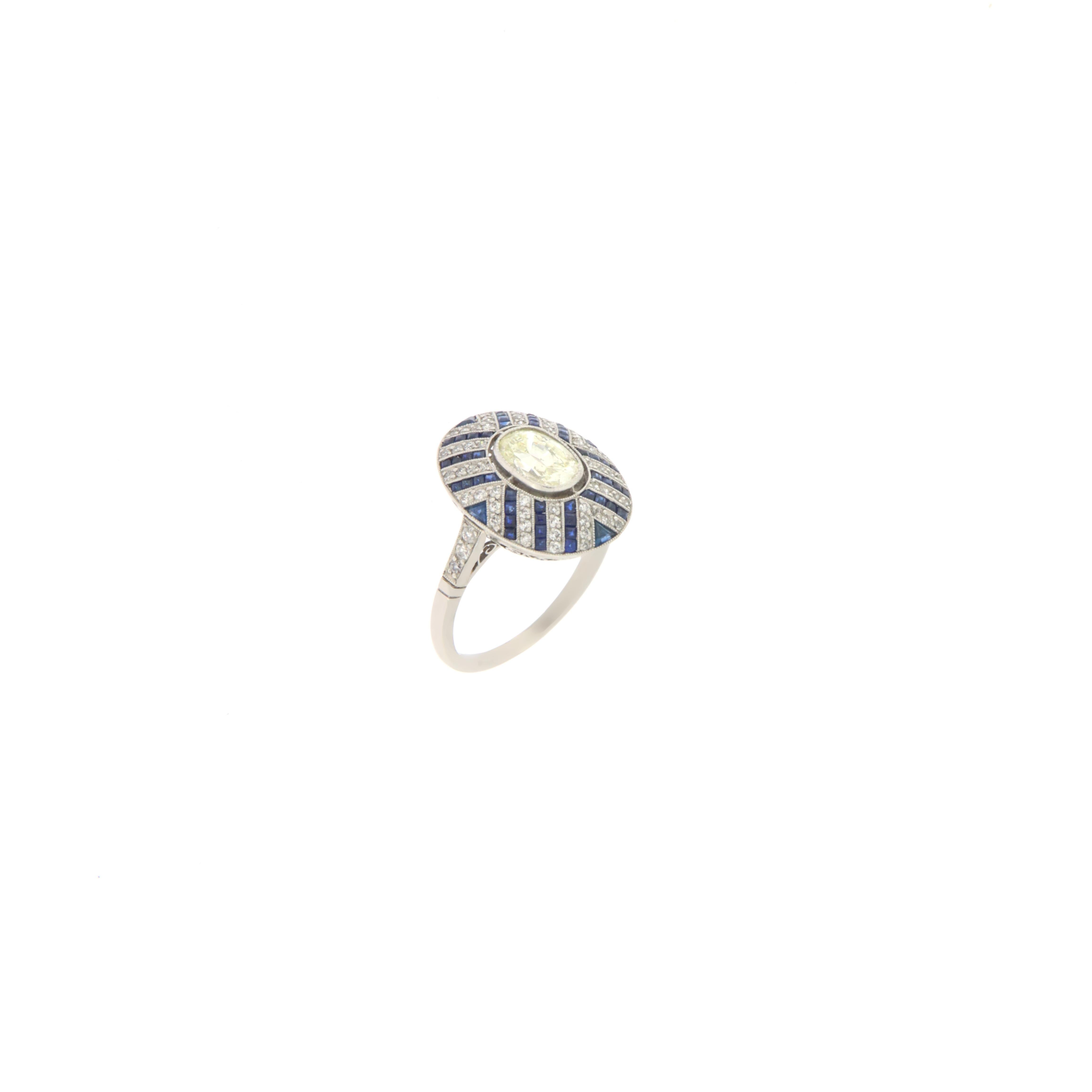 Handcraft Sapphires Platinum Diamonds Cocktail Ring In New Condition For Sale In Marcianise, IT