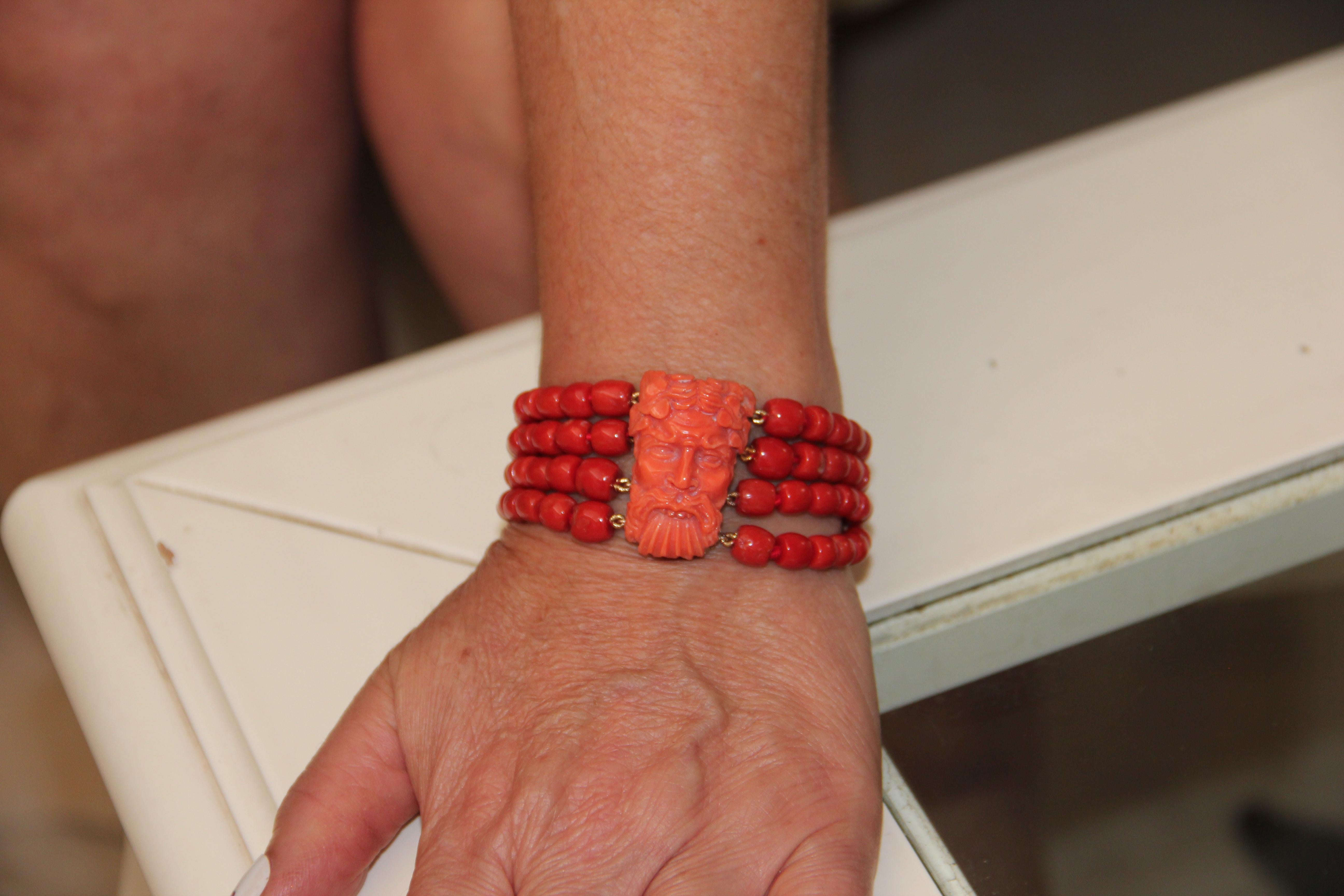 Women's or Men's Handcraft Sardinian and Japan Coral 9 Karat Yellow Gold Cuff Bracelet For Sale