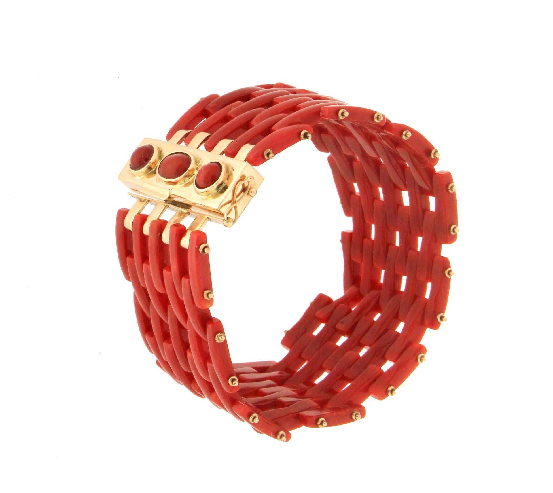 Handcraft Sardinian Coral 14 Karat Yellow Gold Cuff Bracelet In New Condition For Sale In Marcianise, IT