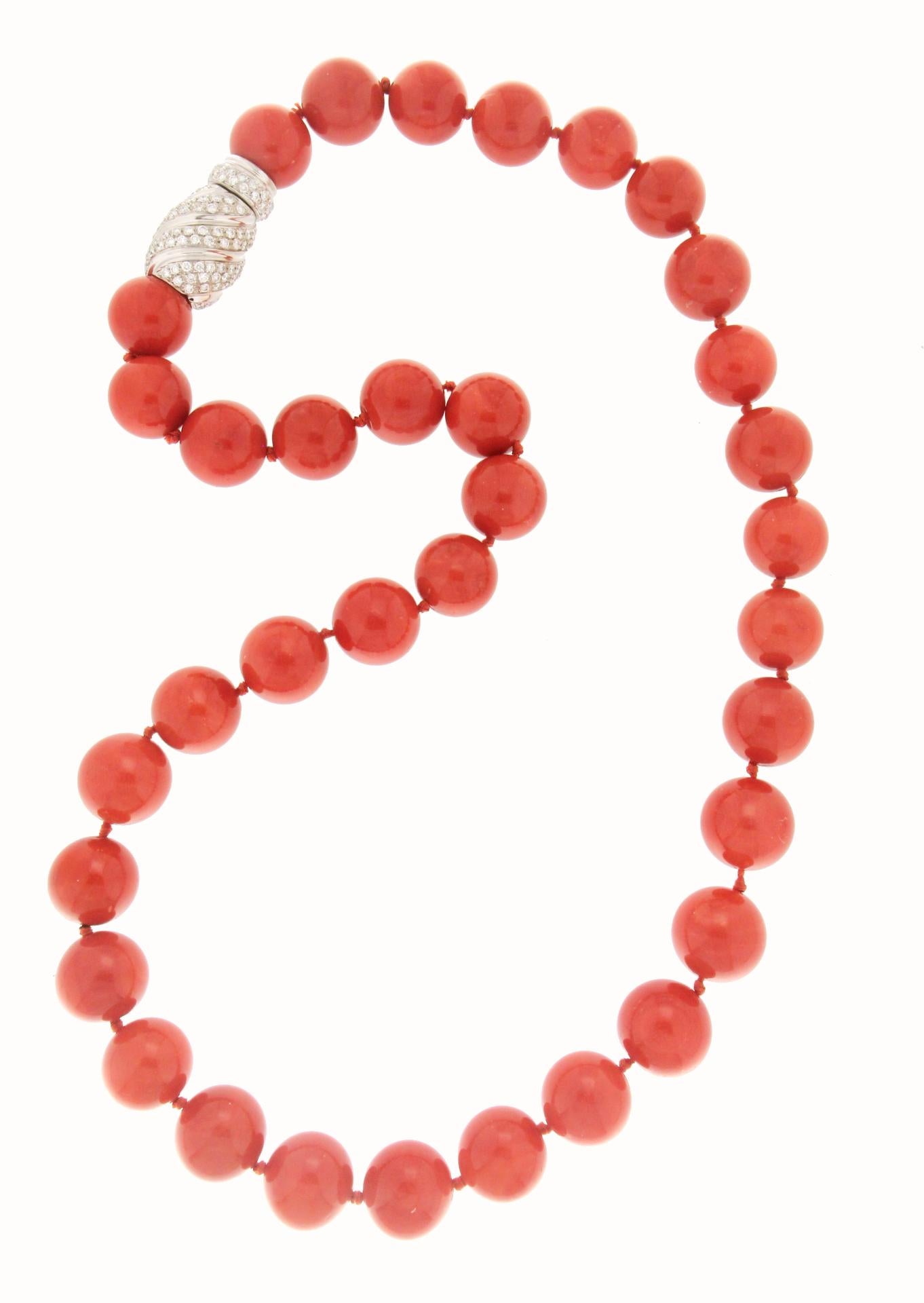 Brilliant Cut Handcraft Sardinian Coral 18 Karat White Gold Diamonds Beaded Necklace For Sale