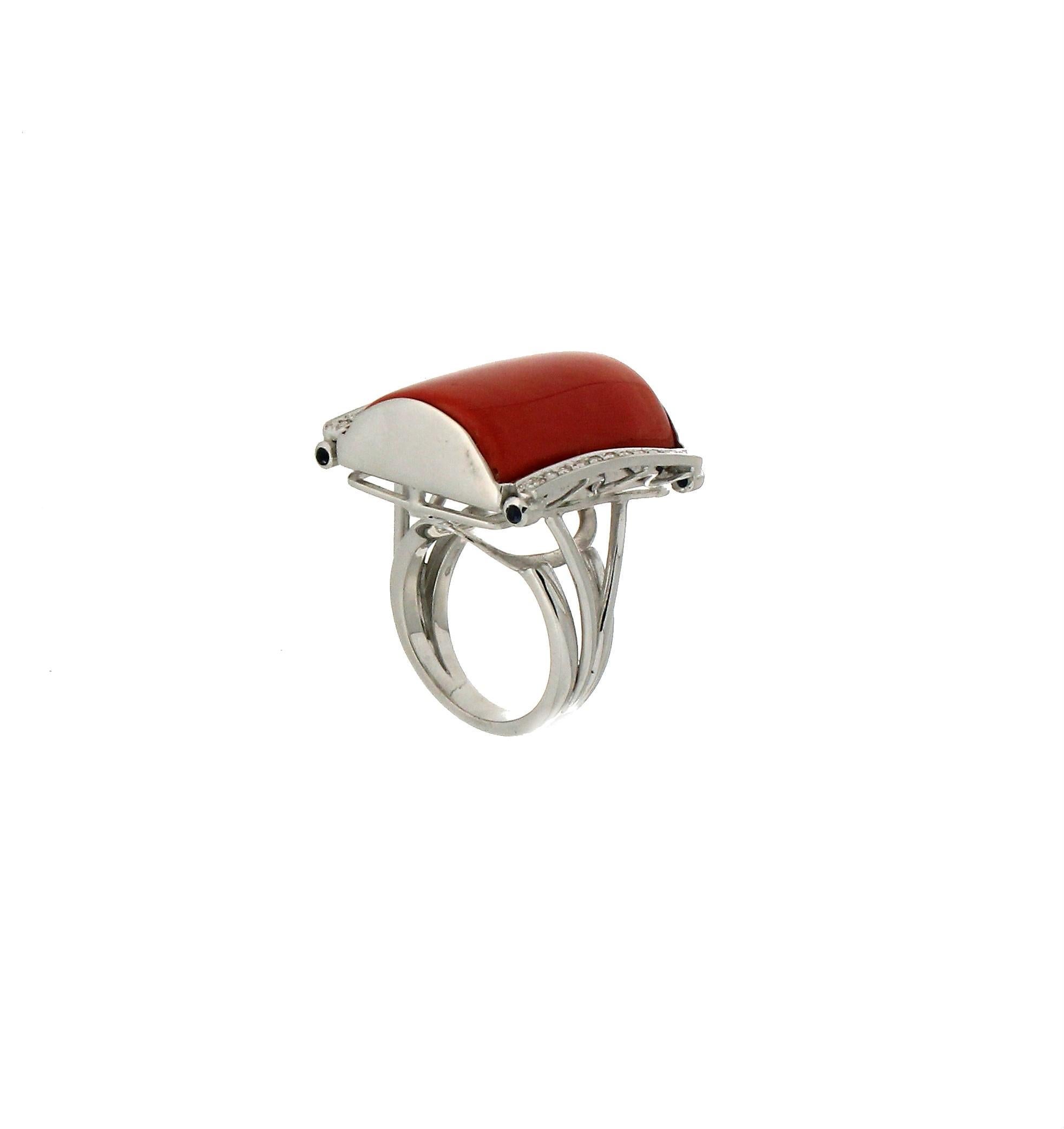 Handcraft Sardinian Coral 18 Karat White Gold Diamonds Cocktail Ring In New Condition For Sale In Marcianise, IT