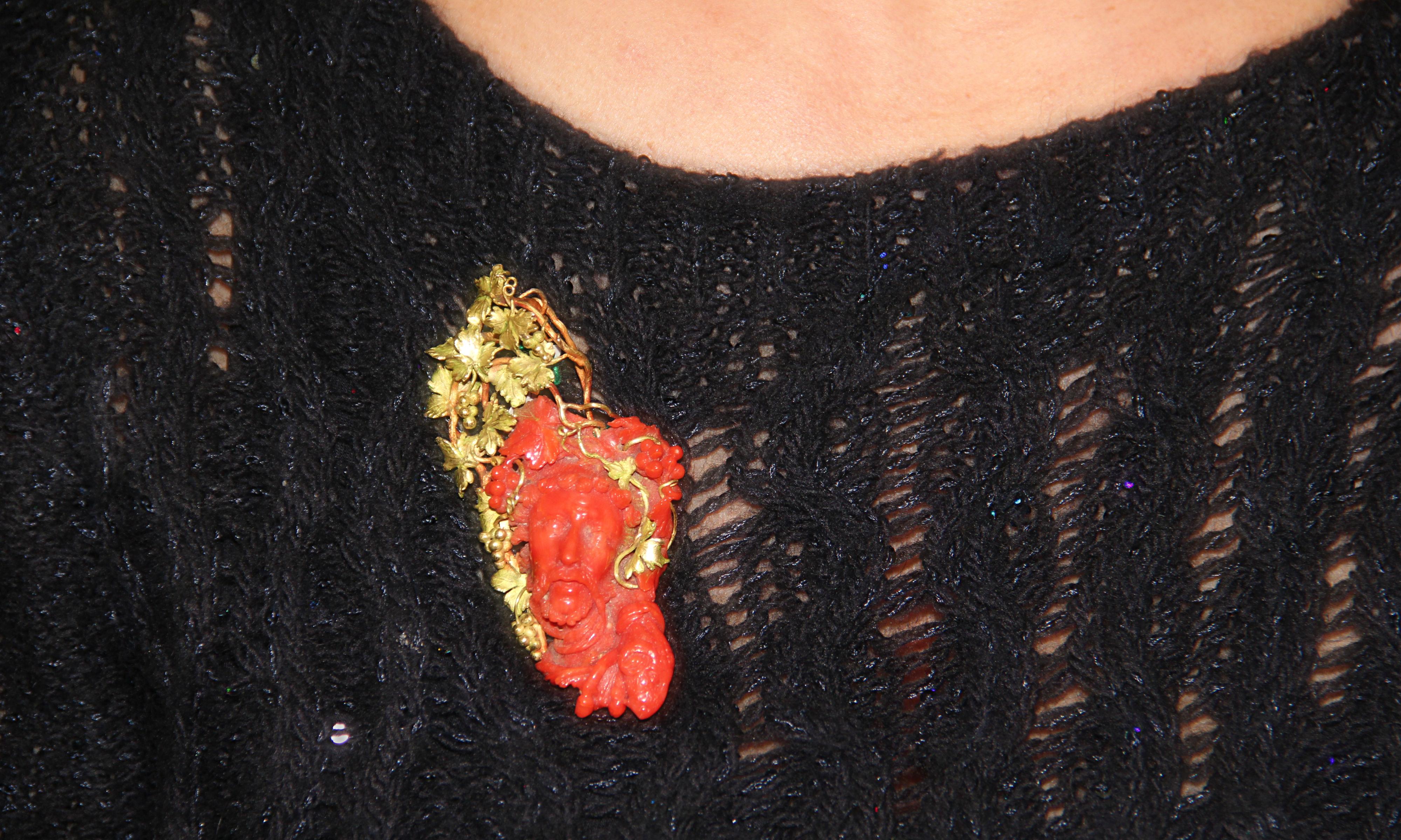 Handcraft Sardinian Coral 18 Karat Yellow Gold Christ Brooch For Sale 7