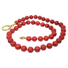 Vintage Handcraft Sardinian Coral 18 Karat Yellow Gold Diamonds Beaded Necklace