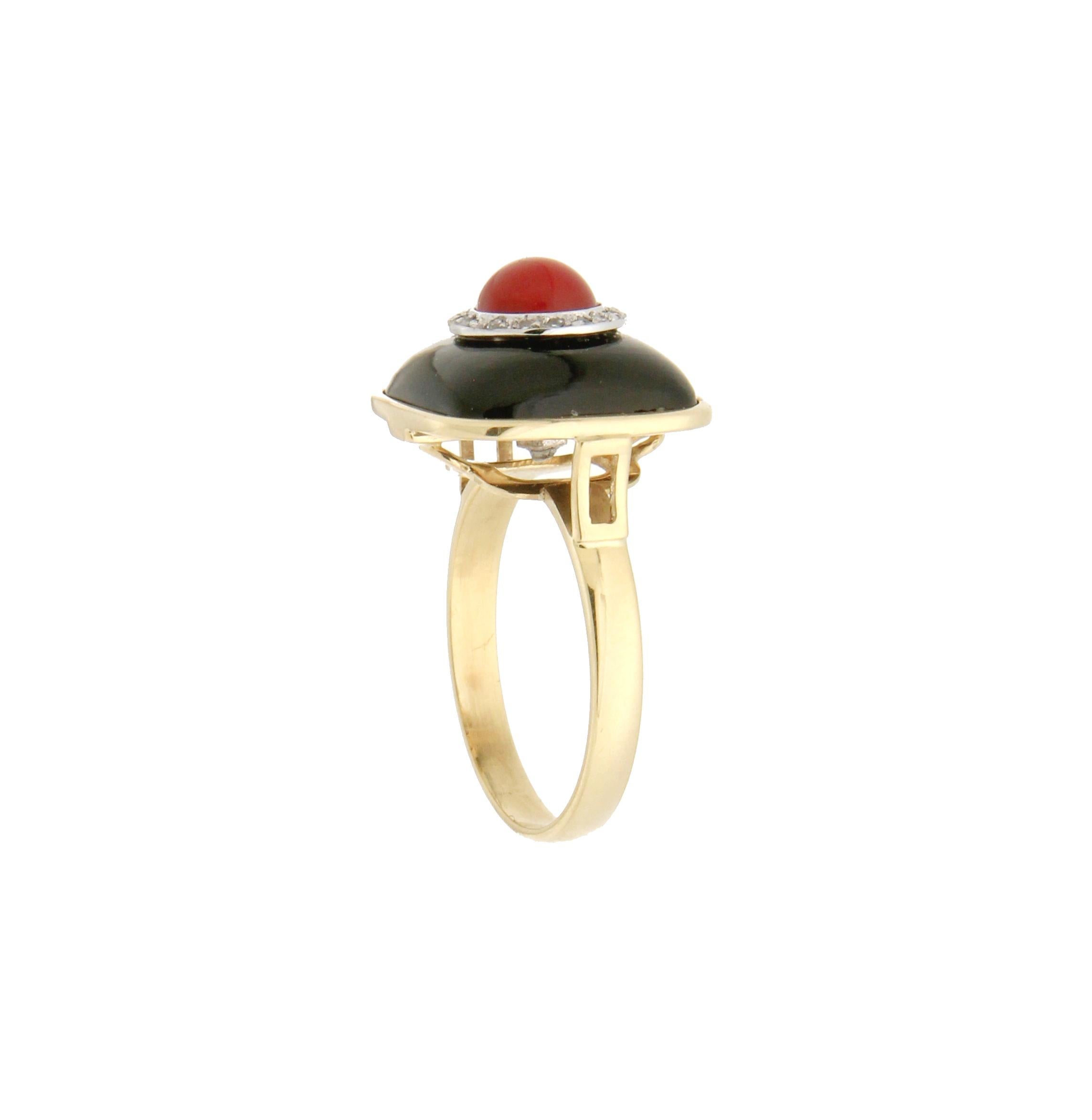 Handcraft Sardinian Coral 18 Karat Yellow Gold Onyx Diamonds Cocktail Ring In New Condition For Sale In Marcianise, IT