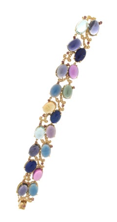 Handgefertigtes Manschettenarmband mit Halbedelsteinen aus 18 Karat Gelbgold mit Diamanten