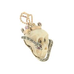 Handcraft Skull 14 Karat Yellow Gold Diamonds Pendant Necklace