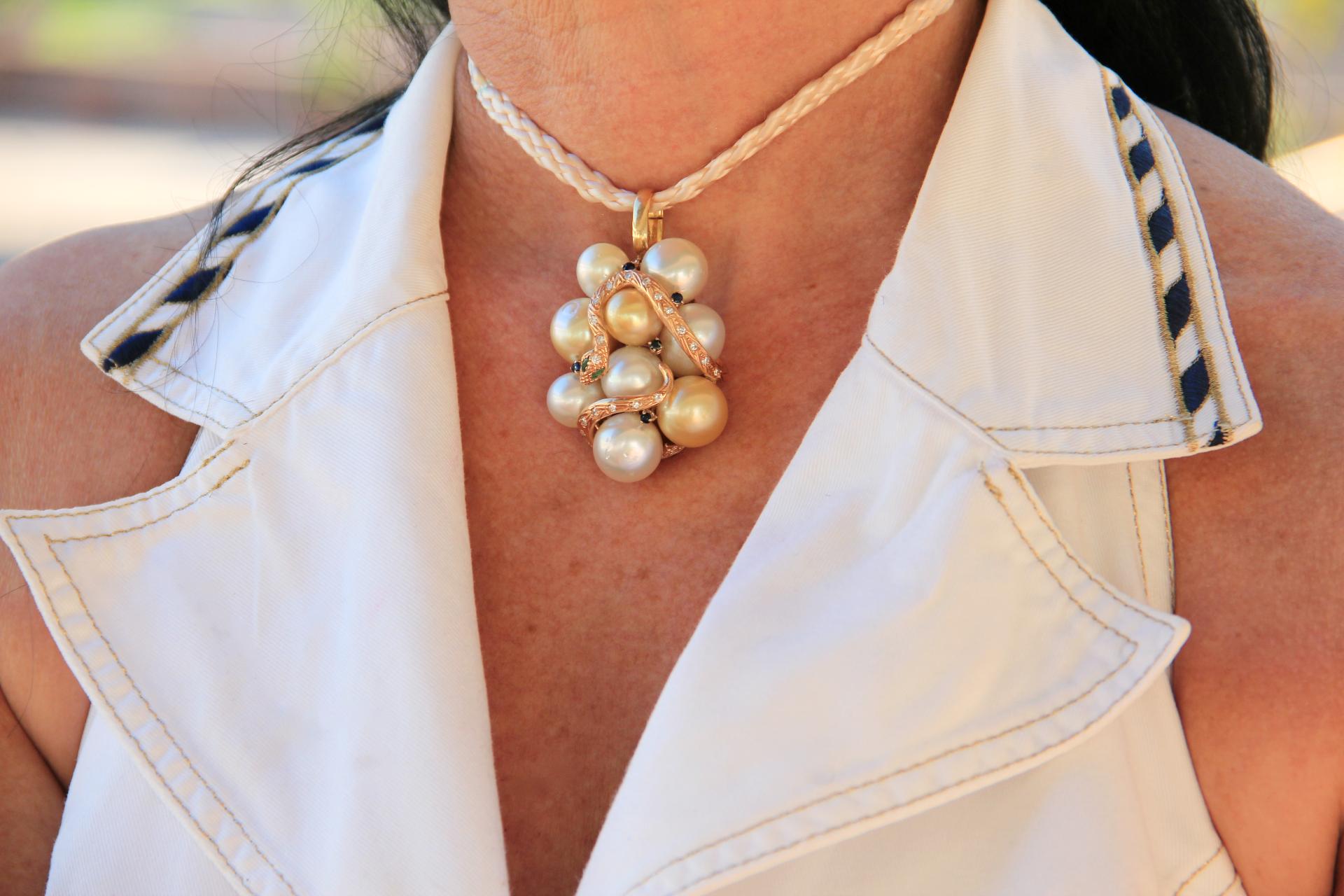 Handcraft Snake 14 Karat Yellow Gold Diamonds Sapphires Pearls Pendant Necklace For Sale 4