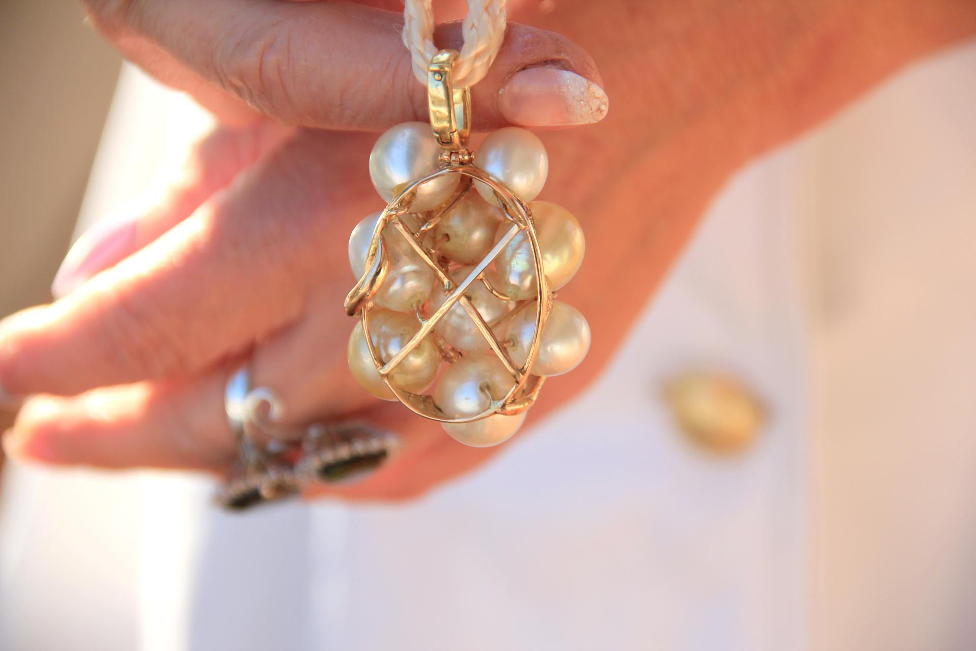 Handcraft Snake 14 Karat Yellow Gold Diamonds Sapphires Pearls Pendant Necklace For Sale 6