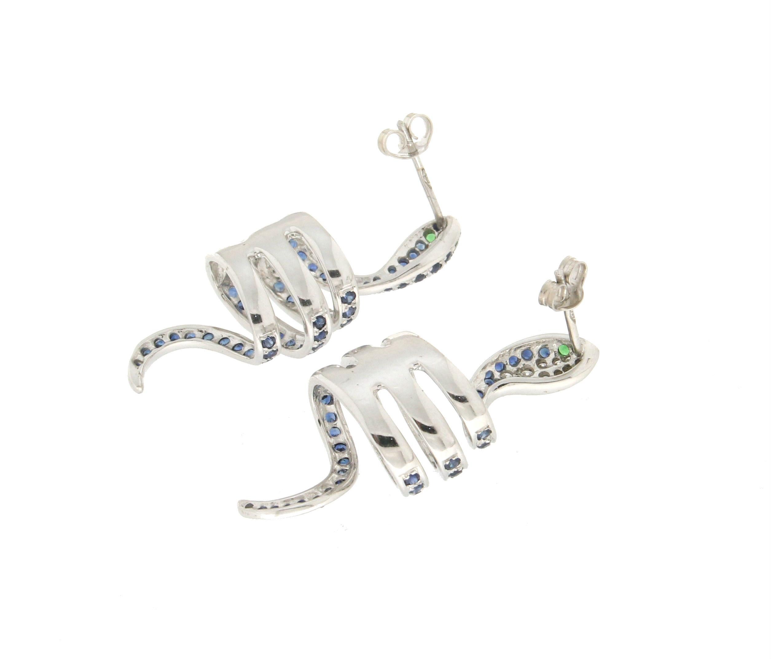Round Cut Handcraft Snake 18 Karat White Gold Diamonds Sapphires Emeralds Stud Earrings