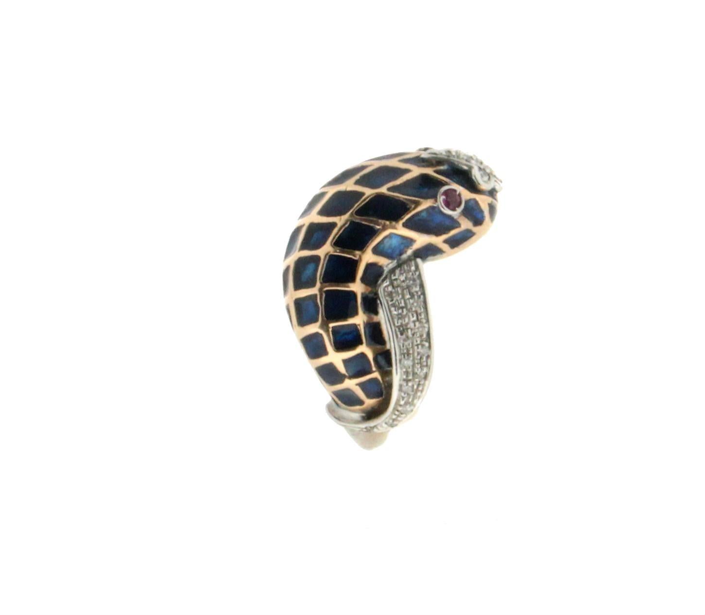 Handcraft Snake 18 Karat Yellow and White Gold Diamonds Cocktail Ring In New Condition In Marcianise, IT