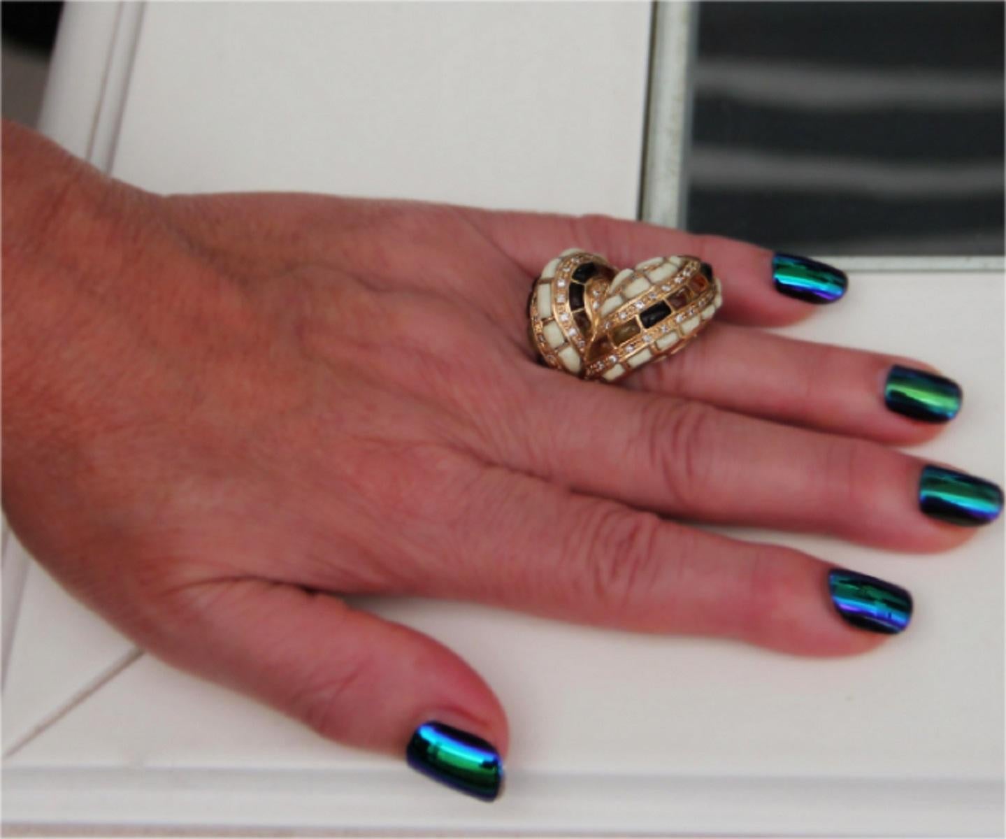 Handcraft Schlange 18 Karat Gelbgold Diamanten und Achat Cocktail Ring im Angebot 3