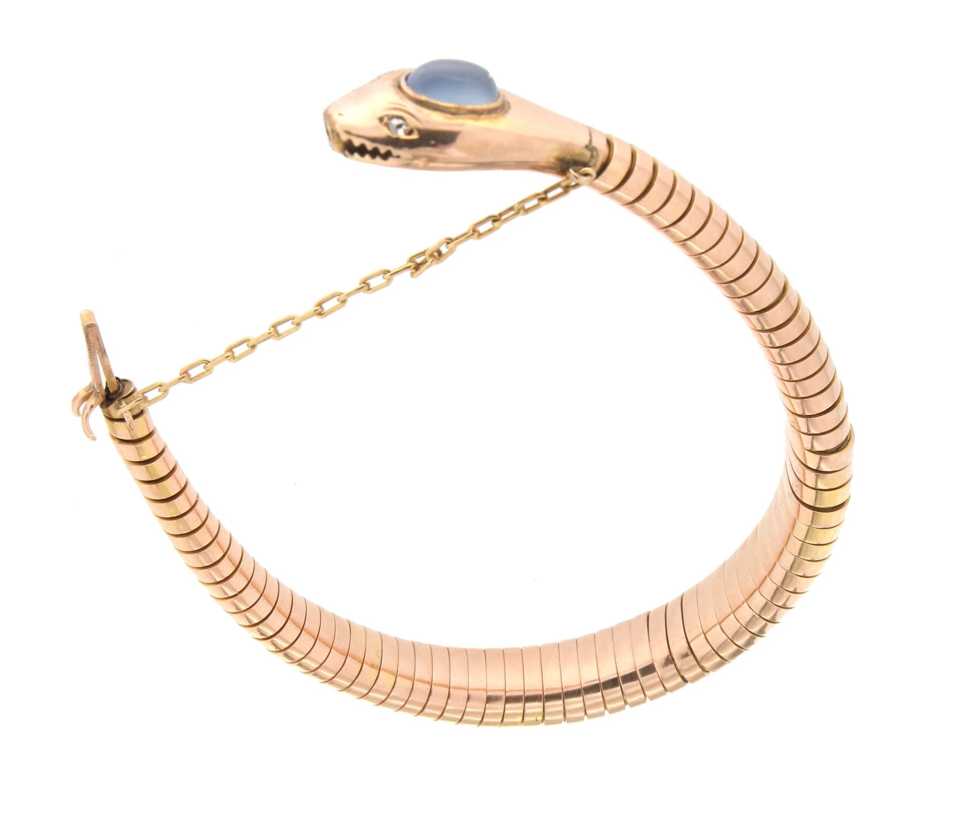 Rose Cut Handcraft Snake 9 Karat Yellow Gold Diamonds Chalcedony Tubogas Bracelet For Sale