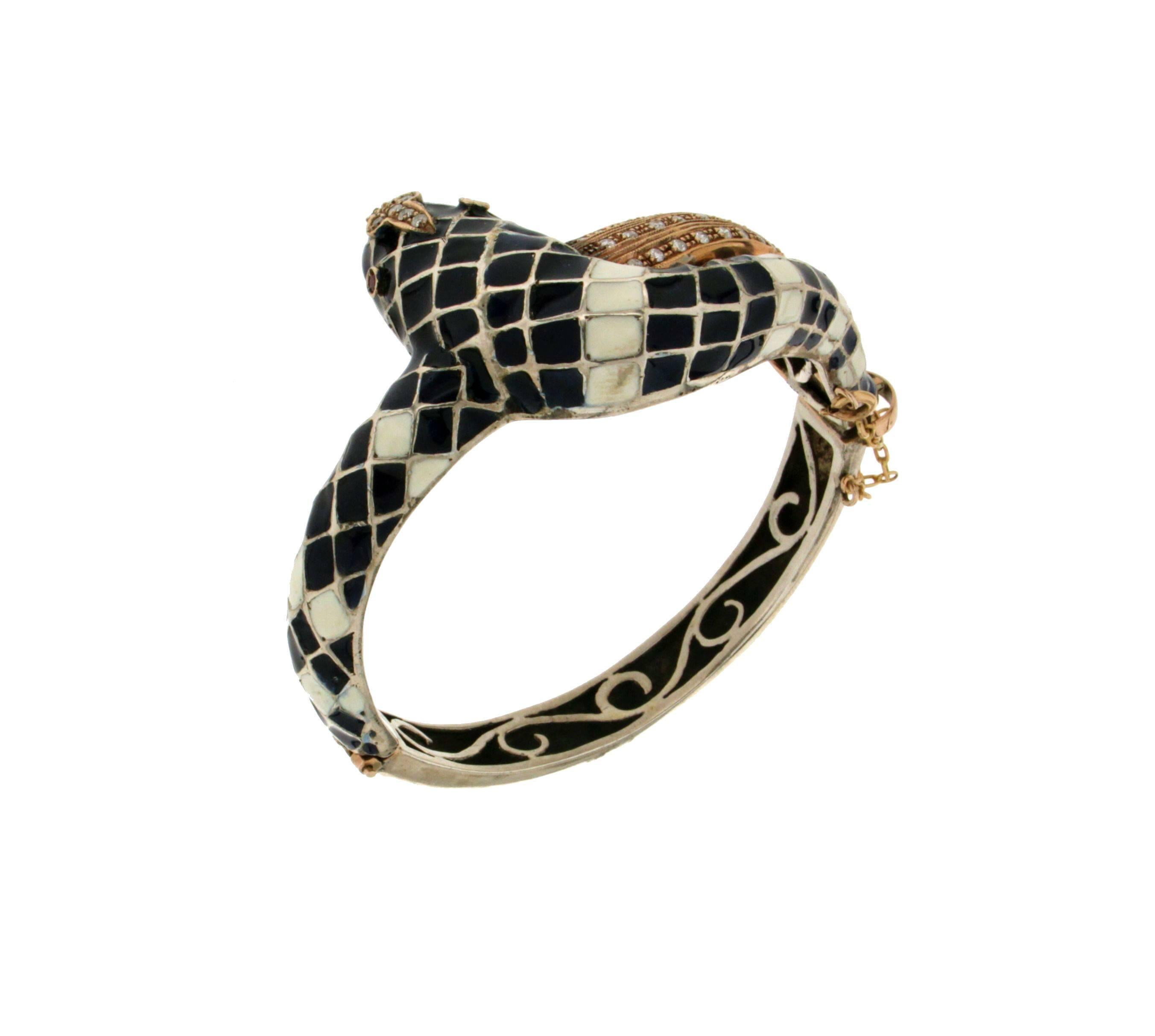 Artisan Handcraft Snake 9 Karat Yellow Gold Diamonds Clamper Bracelet For Sale