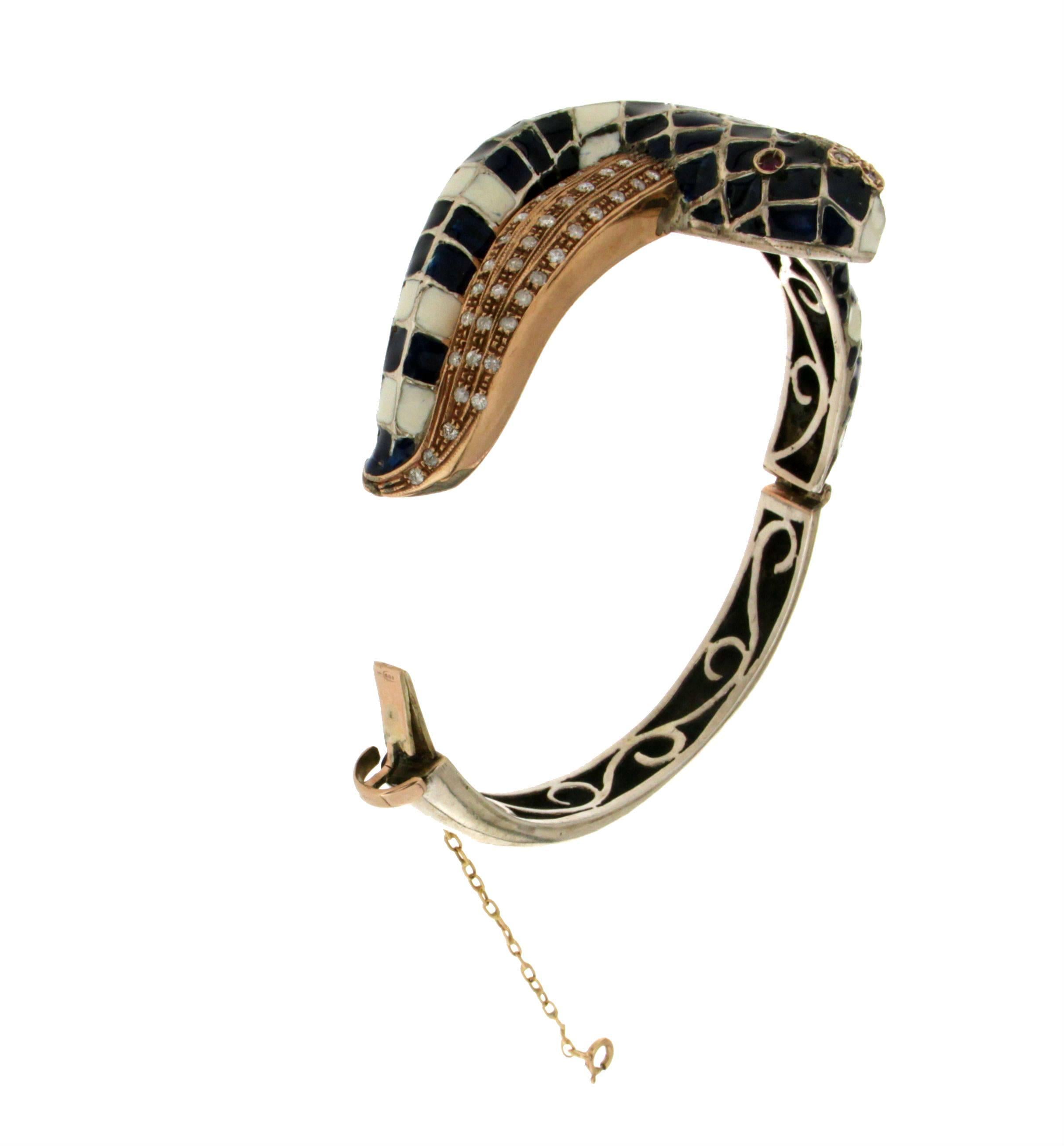 Bracelet artisanal à pince en forme de serpent en or jaune 9 carats et diamants Neuf - En vente à Marcianise, IT