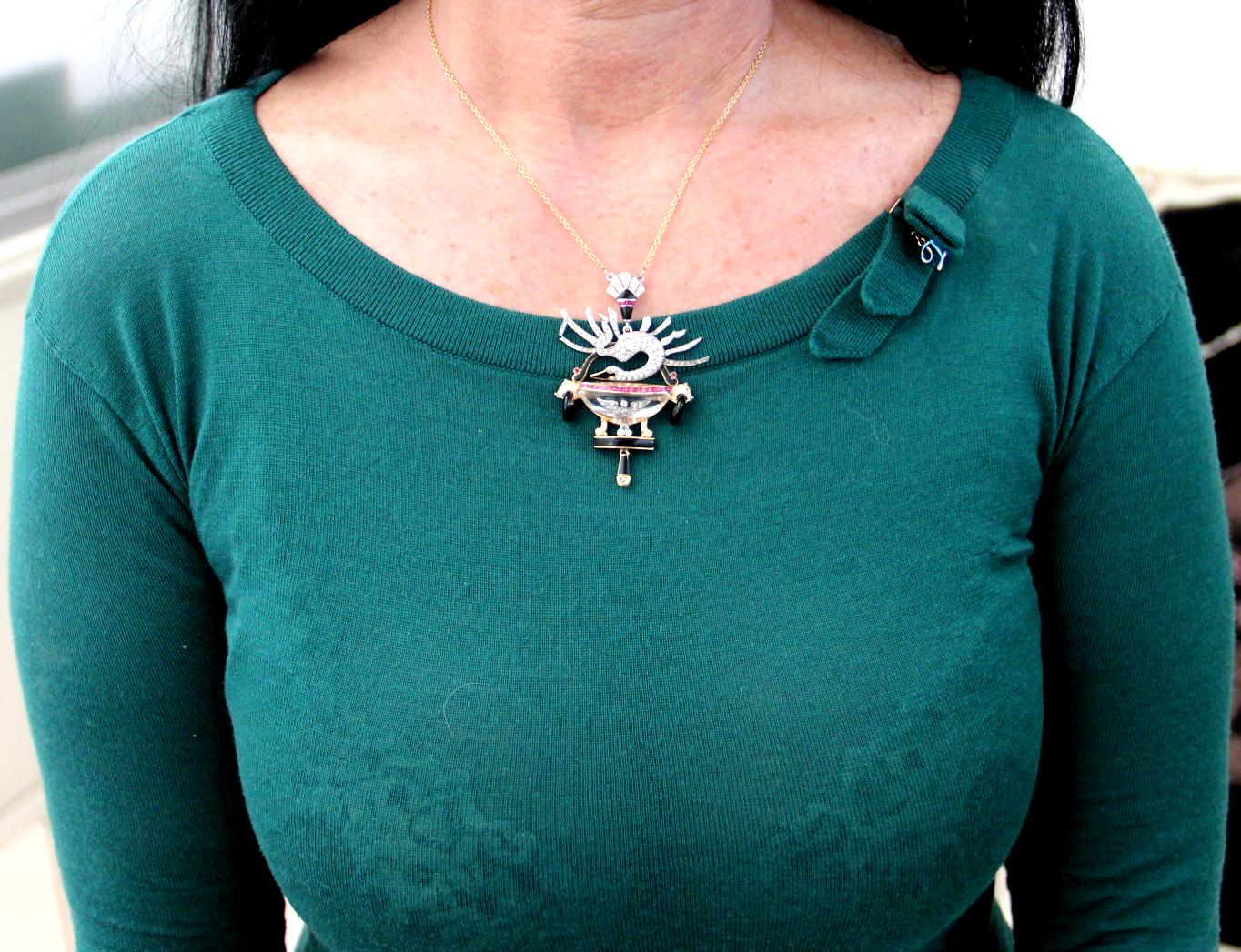 Collana con ciondolo Cigno in oro 18 carati con diamanti e rubino e onice in vendita 1