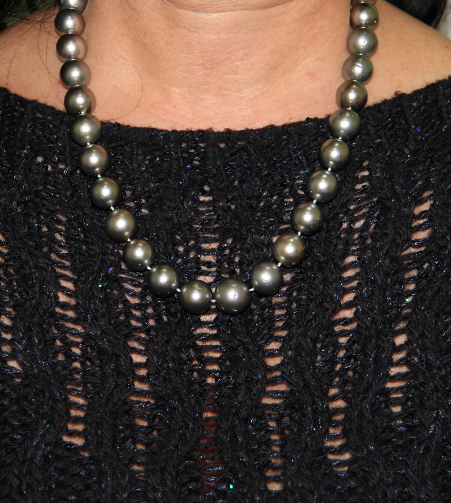 Handcraft Tahiti Pearls 18 Karat White Gold Clasp Strand Rope Necklace In New Condition In Marcianise, IT