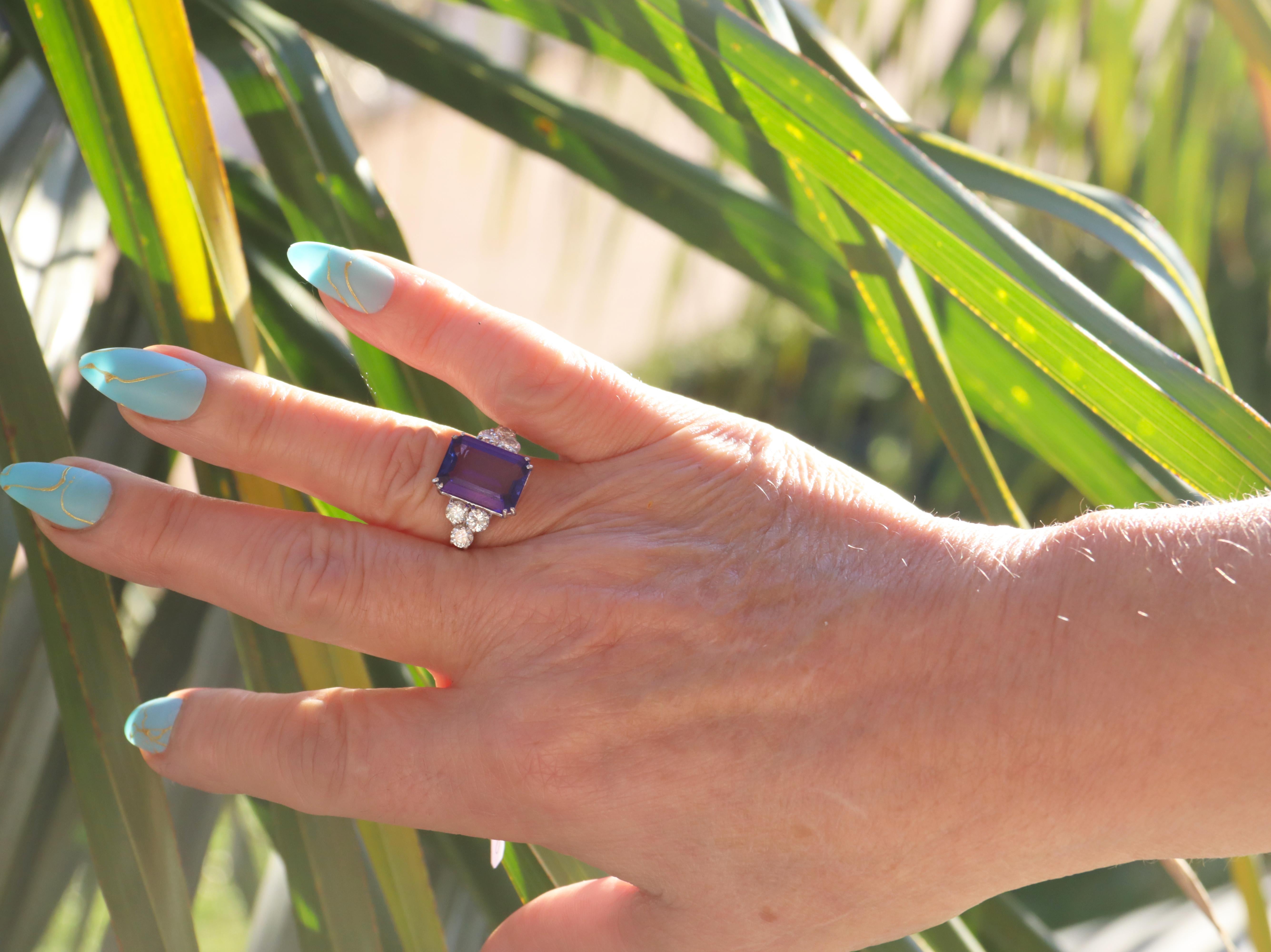 Handcraft Tanzanite 18 Karat White Gold Diamonds Cocktail Ring For Sale 2