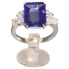 Handcraft Tanzanite 18 Karat White Gold Diamonds Cocktail Ring