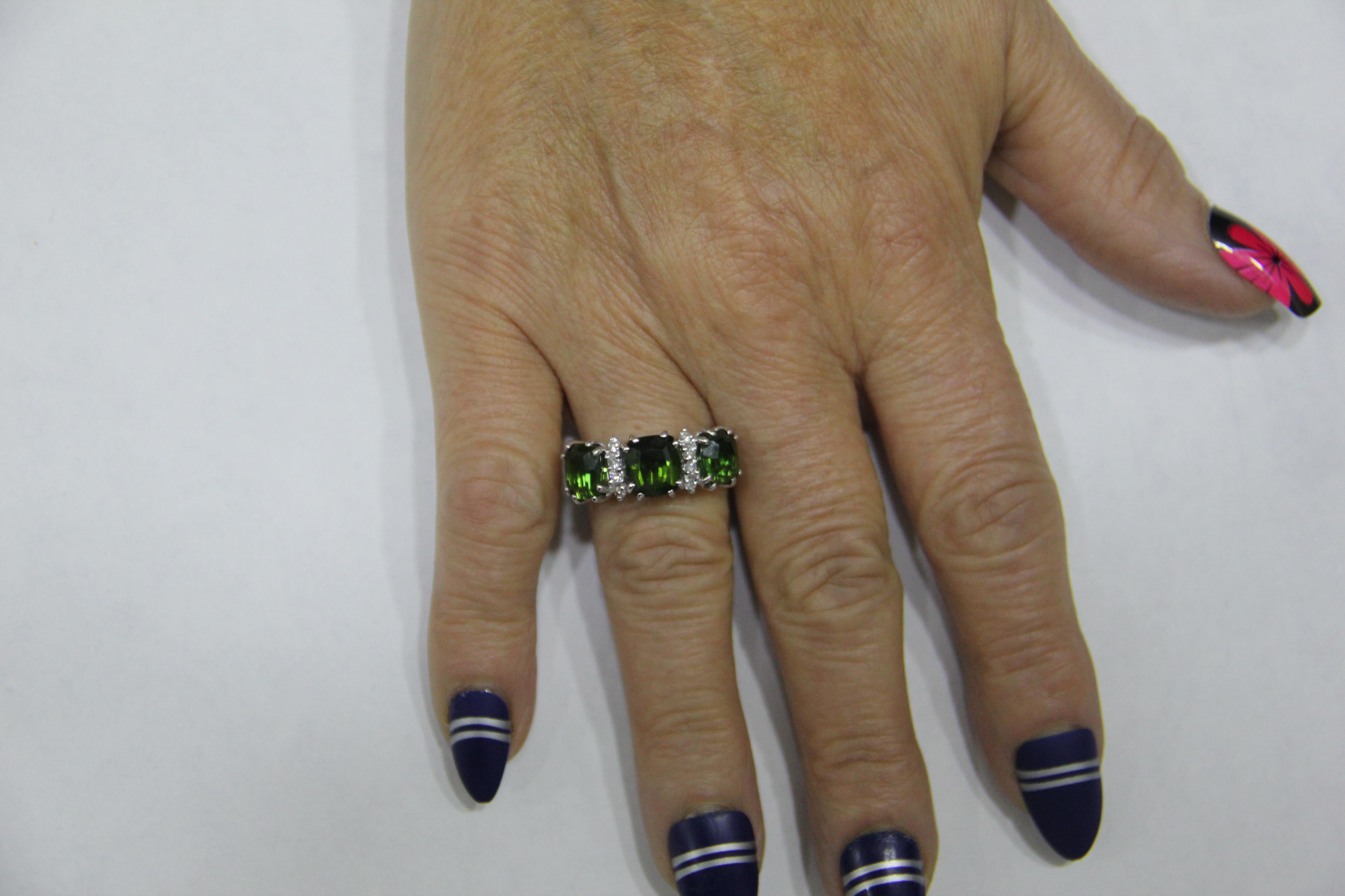 Handcraft Tourmaline 18 Karat White Gold Diamonds Cocktail Ring For Sale 3