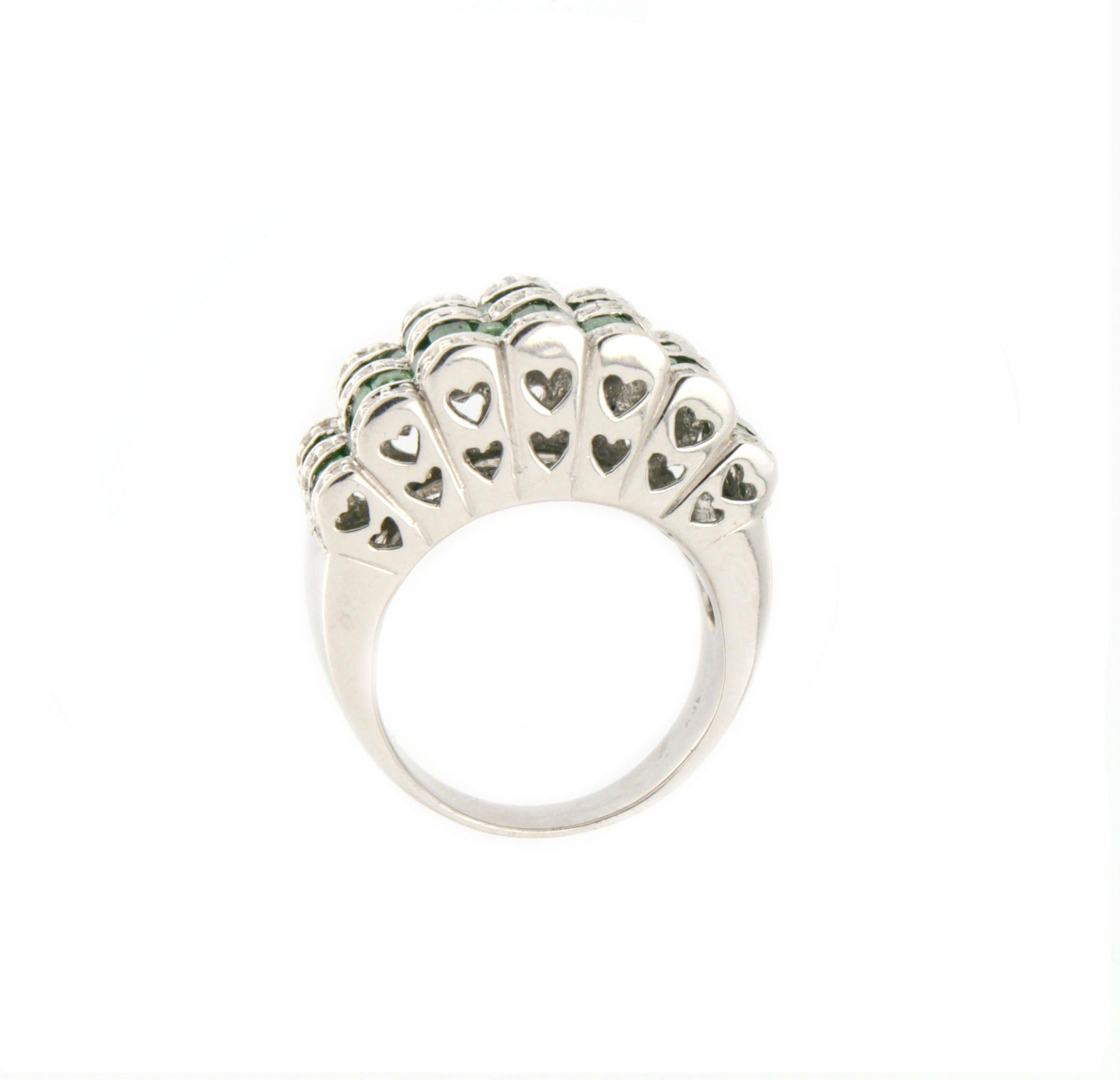 Handcraft Tsavorite 18 Karat White Gold Diamonds Cocktail Ring In New Condition For Sale In Marcianise, IT