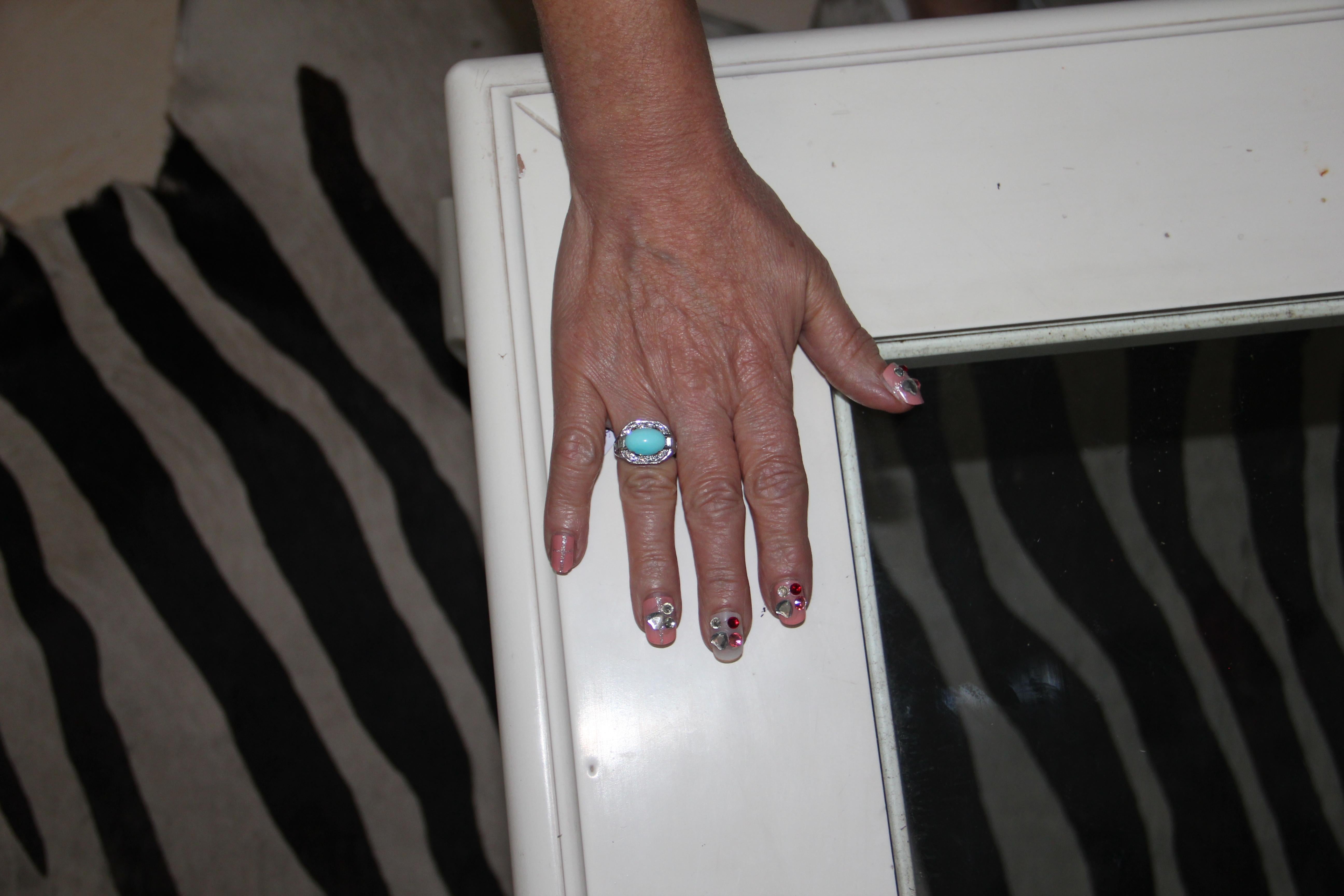 Handcraft Turquoise 18 Karat White Gold Diamonds Cocktail Ring For Sale 7