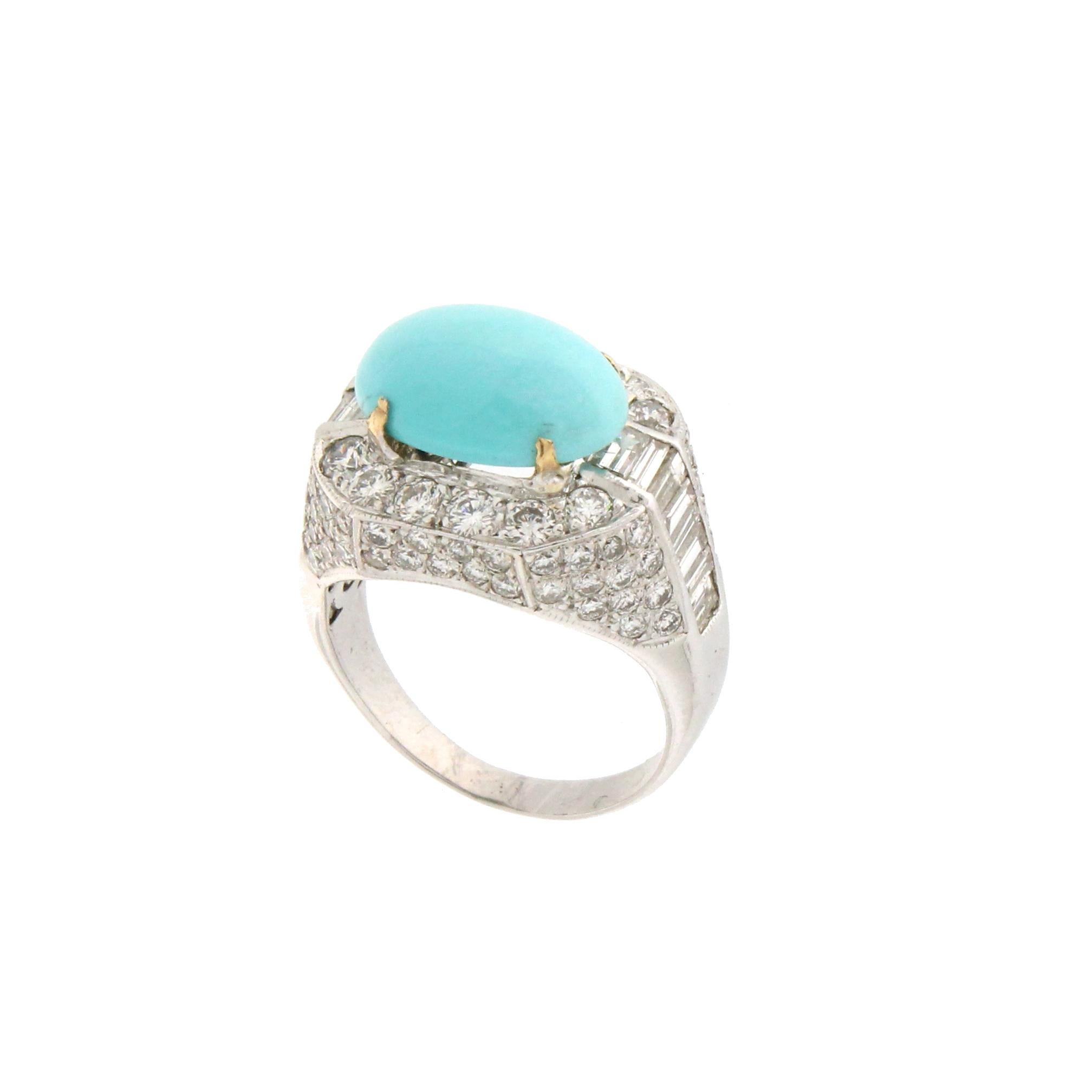 Bague cocktail artisanale en or blanc 18 carats avec turquoise et diamants en vente 1