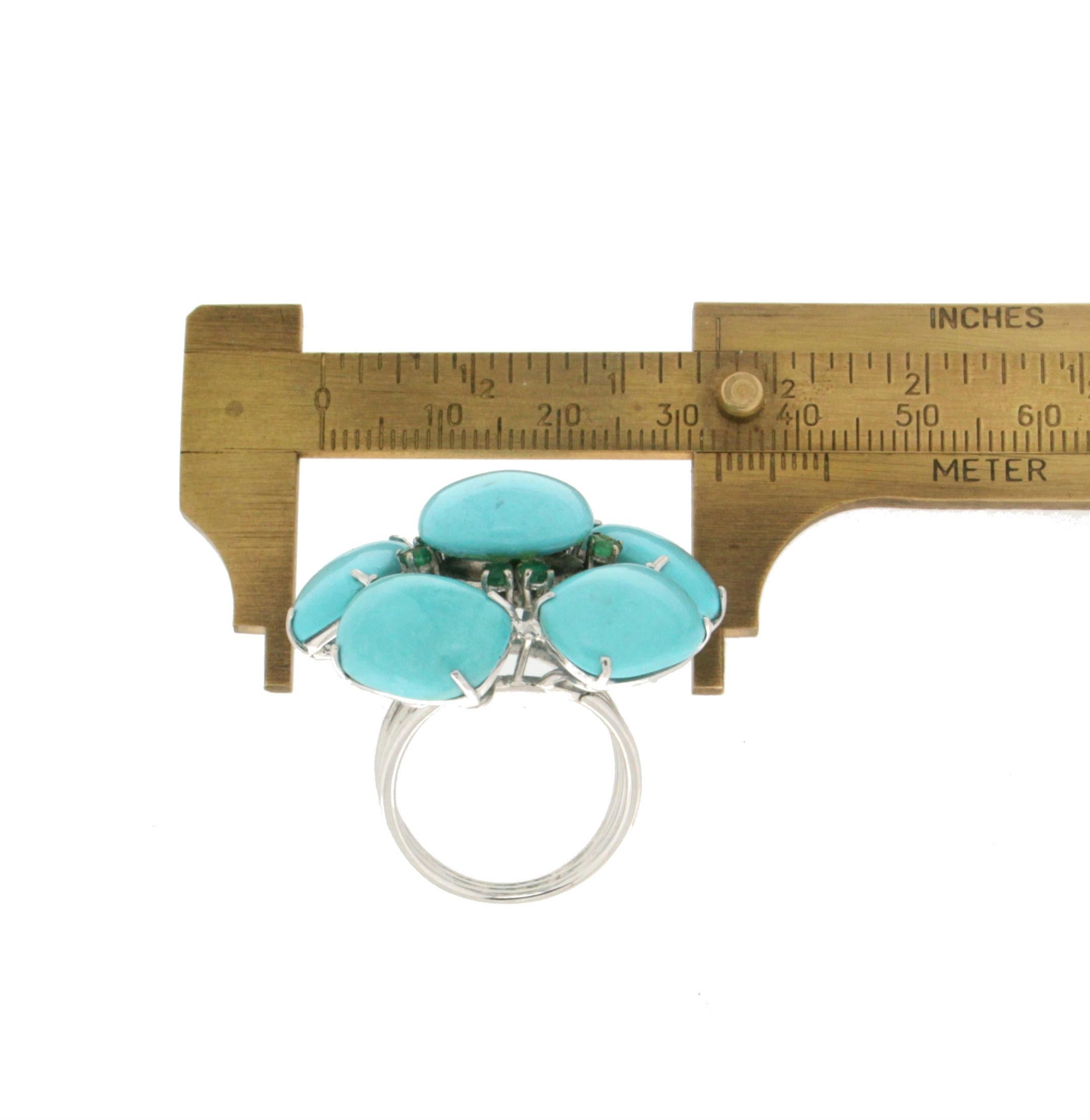 Handcraft Turquoise 18 Karat White Gold Emerald Cocktail Ring For Sale 1