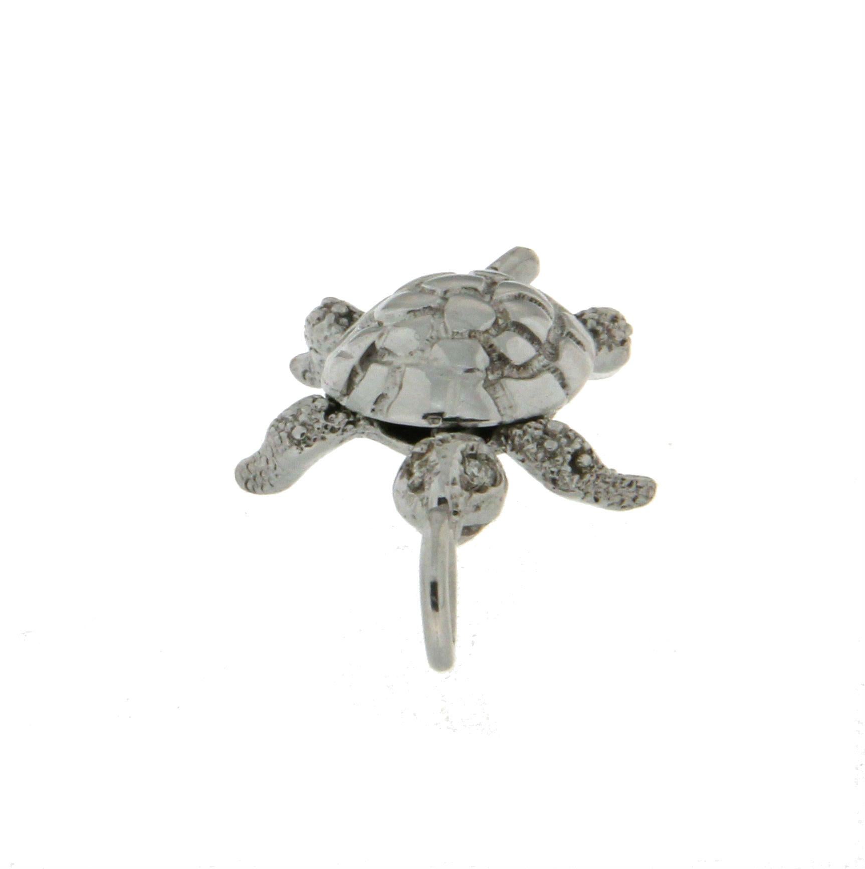 For any problems related to some materials contained in the items that do not allow shipping and require specific documents that require a particular period, please contact the seller with a private message to solve the problem.
18 karat white gold