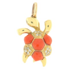 Contemporary 18K Yellow Gold Marine Sea Turtle Pendant with Coral & Diamond