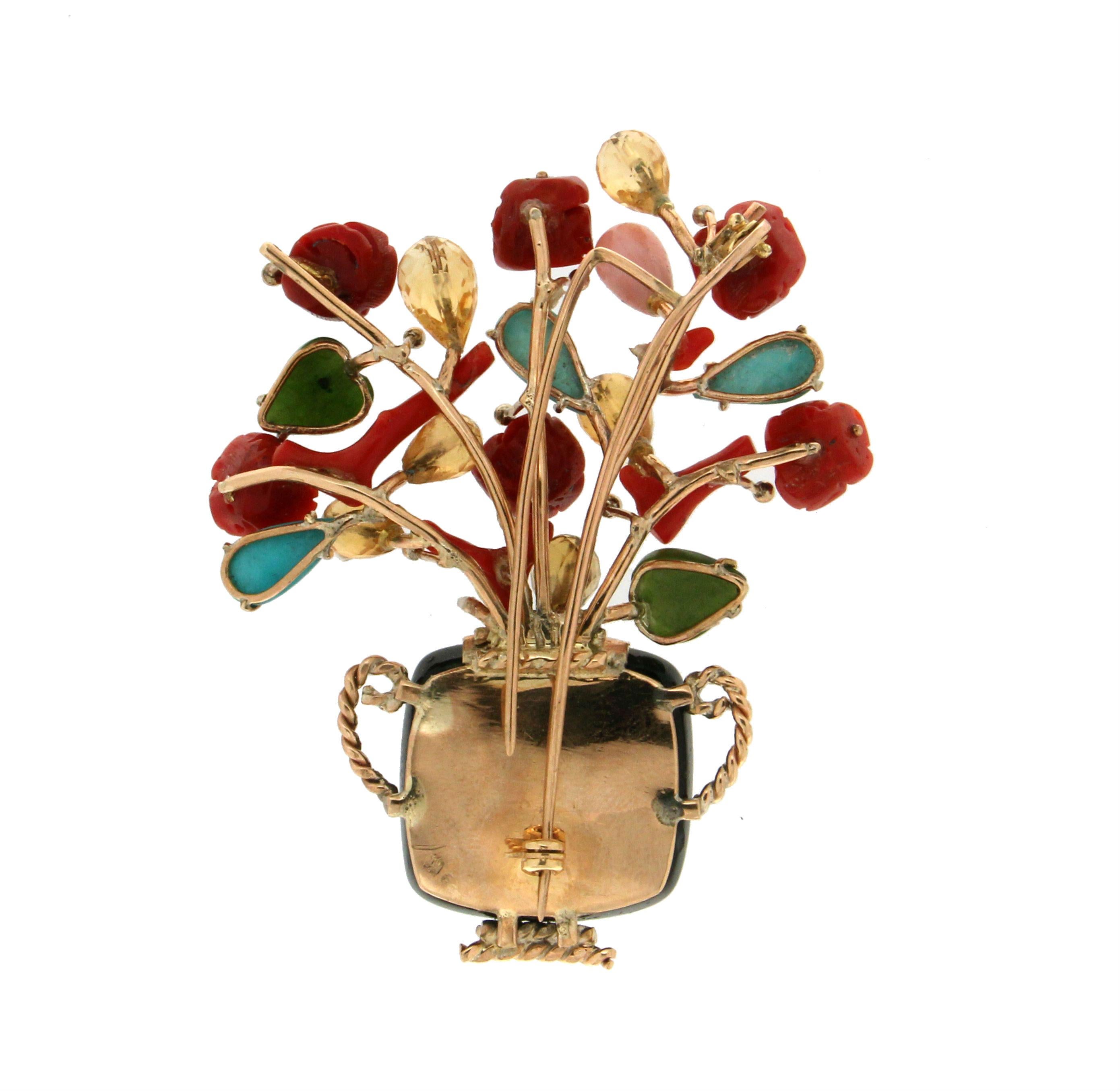 Handgefertigte Vase 9 Karat Gelbgold Koralle Diamanten Onyx Brosche (Kunsthandwerker*in) im Angebot