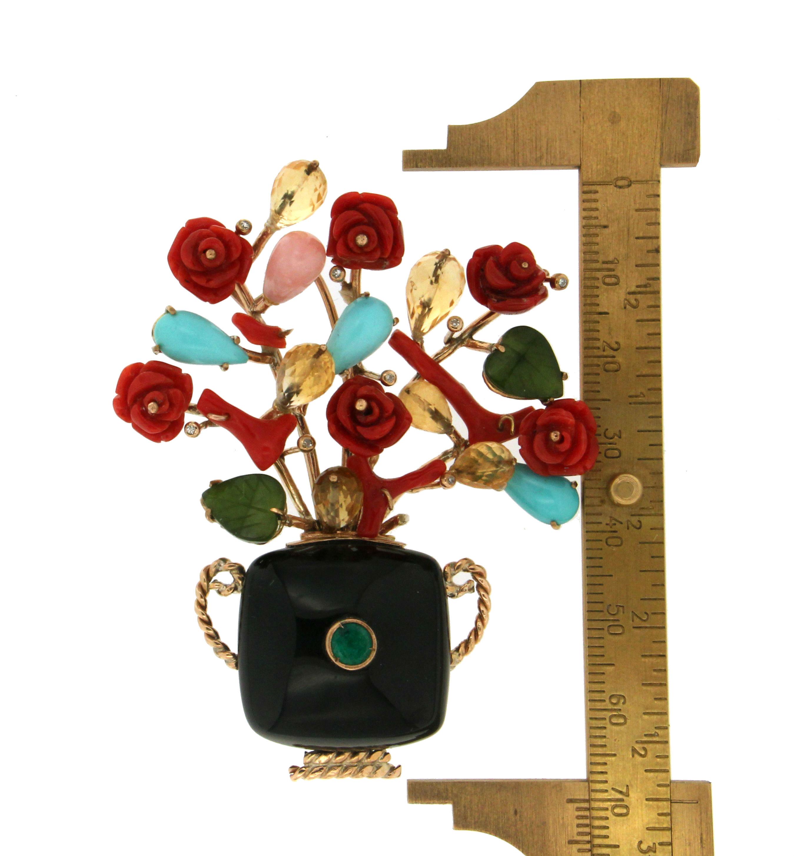 Handcraft Vase 9 Karat Yellow Gold Coral Diamonds Onyx Brooch In New Condition For Sale In Marcianise, IT
