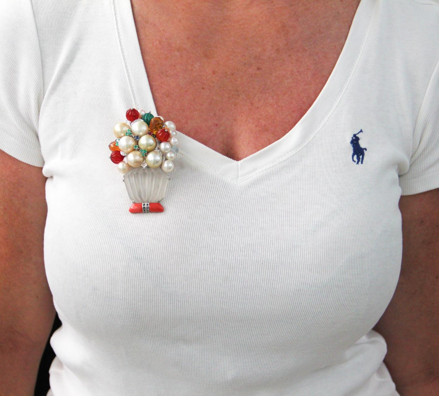 Broche Artesanal Florero Oro Blanco 18 Kilates Coral Roca Cristal Perlas Diamantes en venta 6