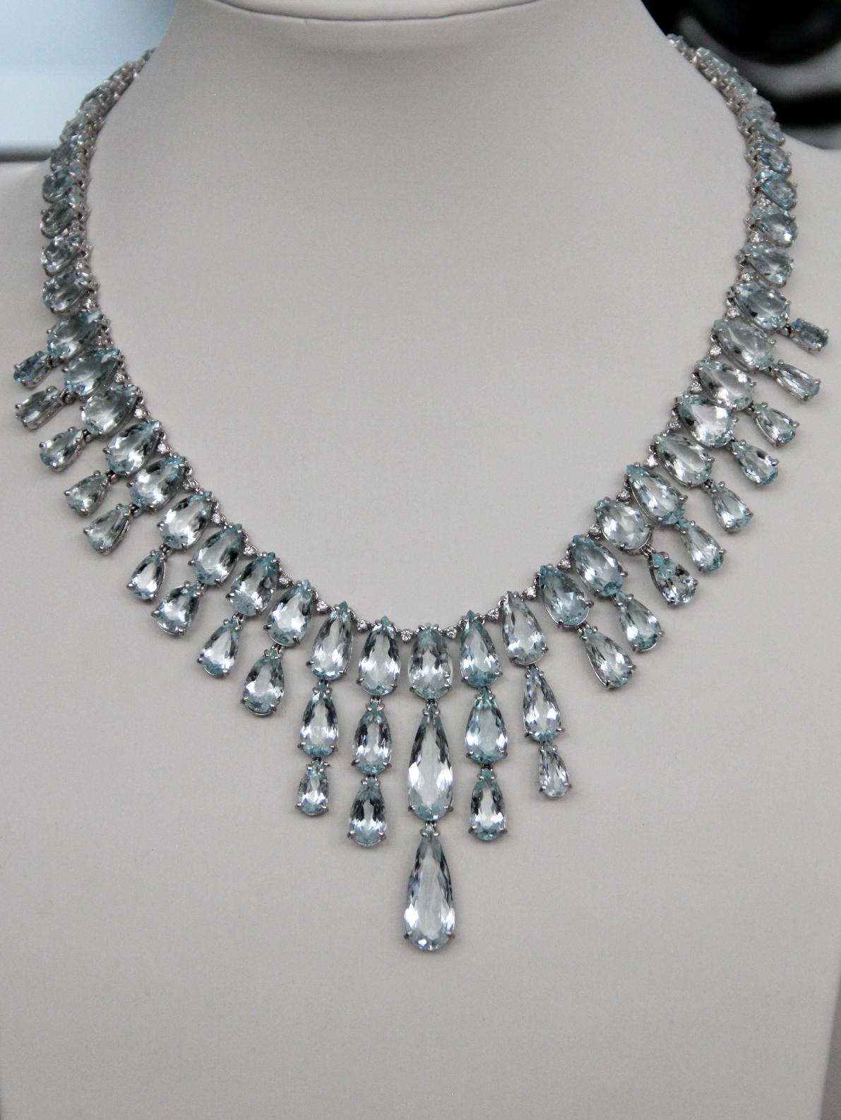 Handcraft White Gold 18 Carats Brazilian Aquamarines Diamonds Drop Necklace For Sale 9