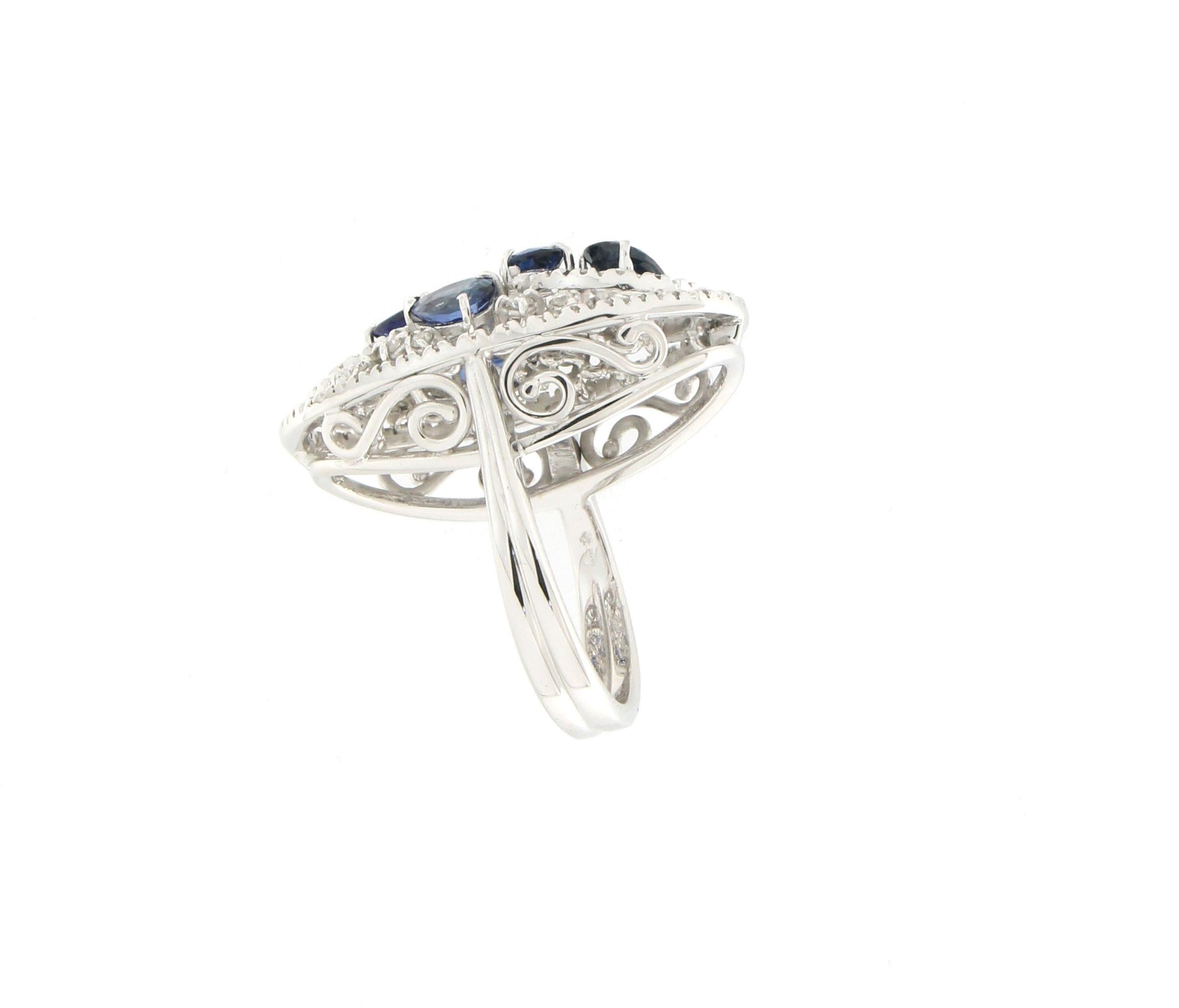 Handcraft 18 Karat White Gold Sapphires Diamonds Cocktail Ring In New Condition In Marcianise, IT