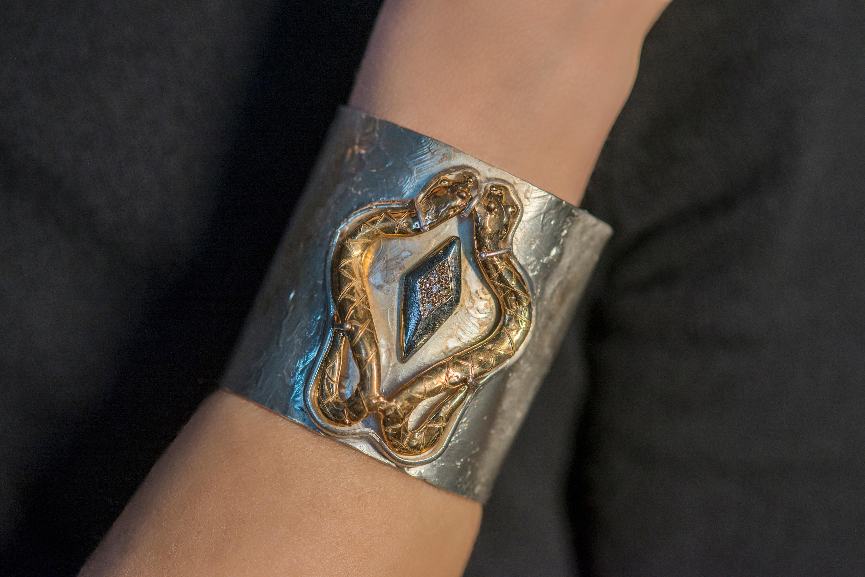 0.20 Karat Diamond 24 Karat Gold Plated Silver Stering Snake Cuff Bracelet  In New Condition For Sale In Rome, IT