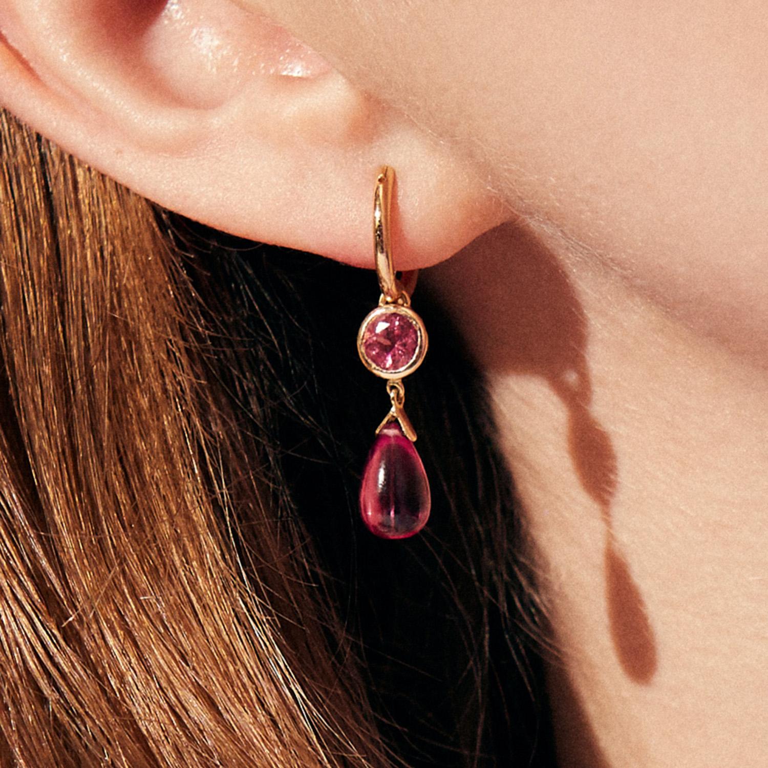 Round Cut Handcrafted 1, 05 & 4, 85 Carats Rubelite 18 Karat Rose Gold Drop Earrings For Sale