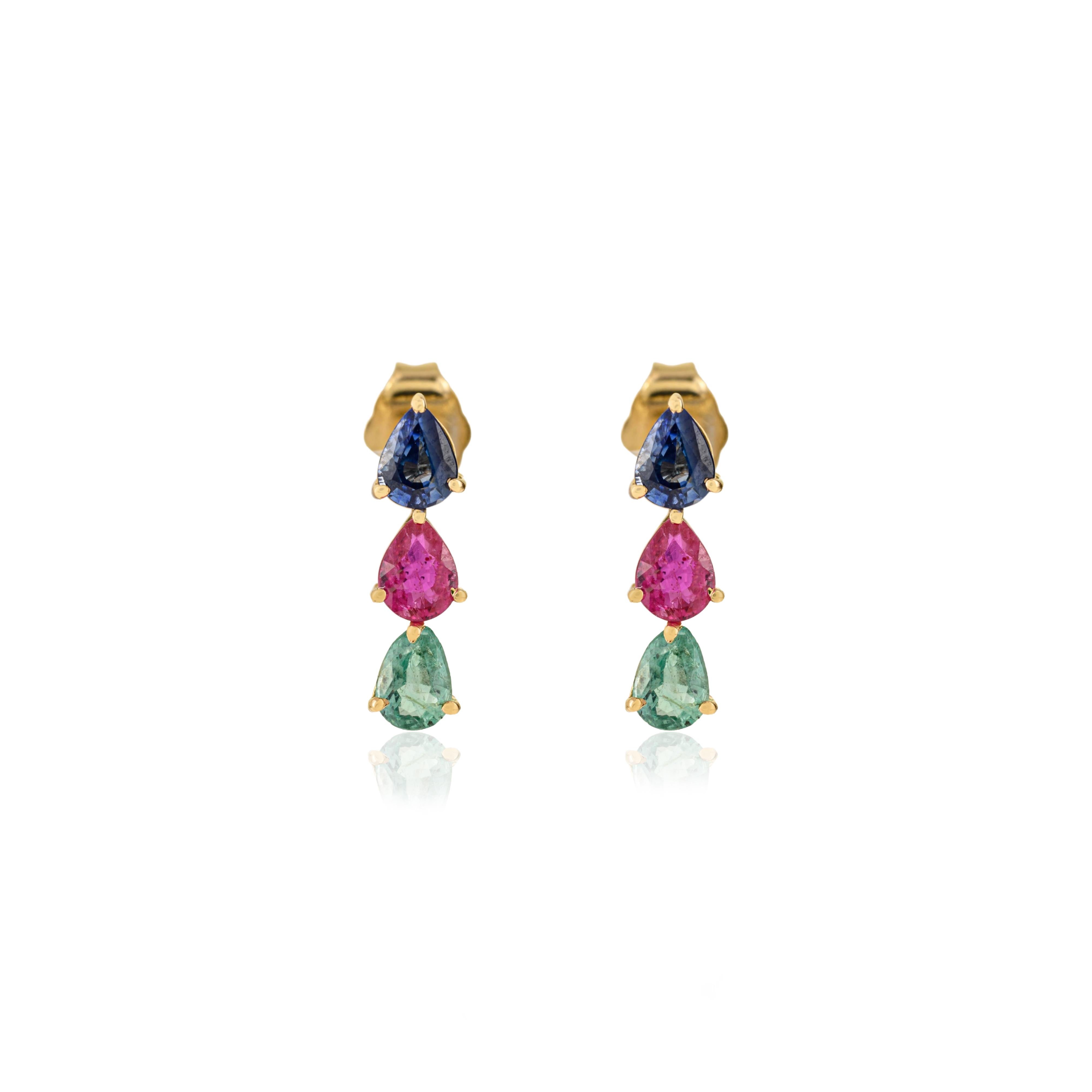 Art déco Boucles d'oreilles pendantes en or jaune 14K de 1.18Ct Emeraude Rubis & Saphir Bleu en vente