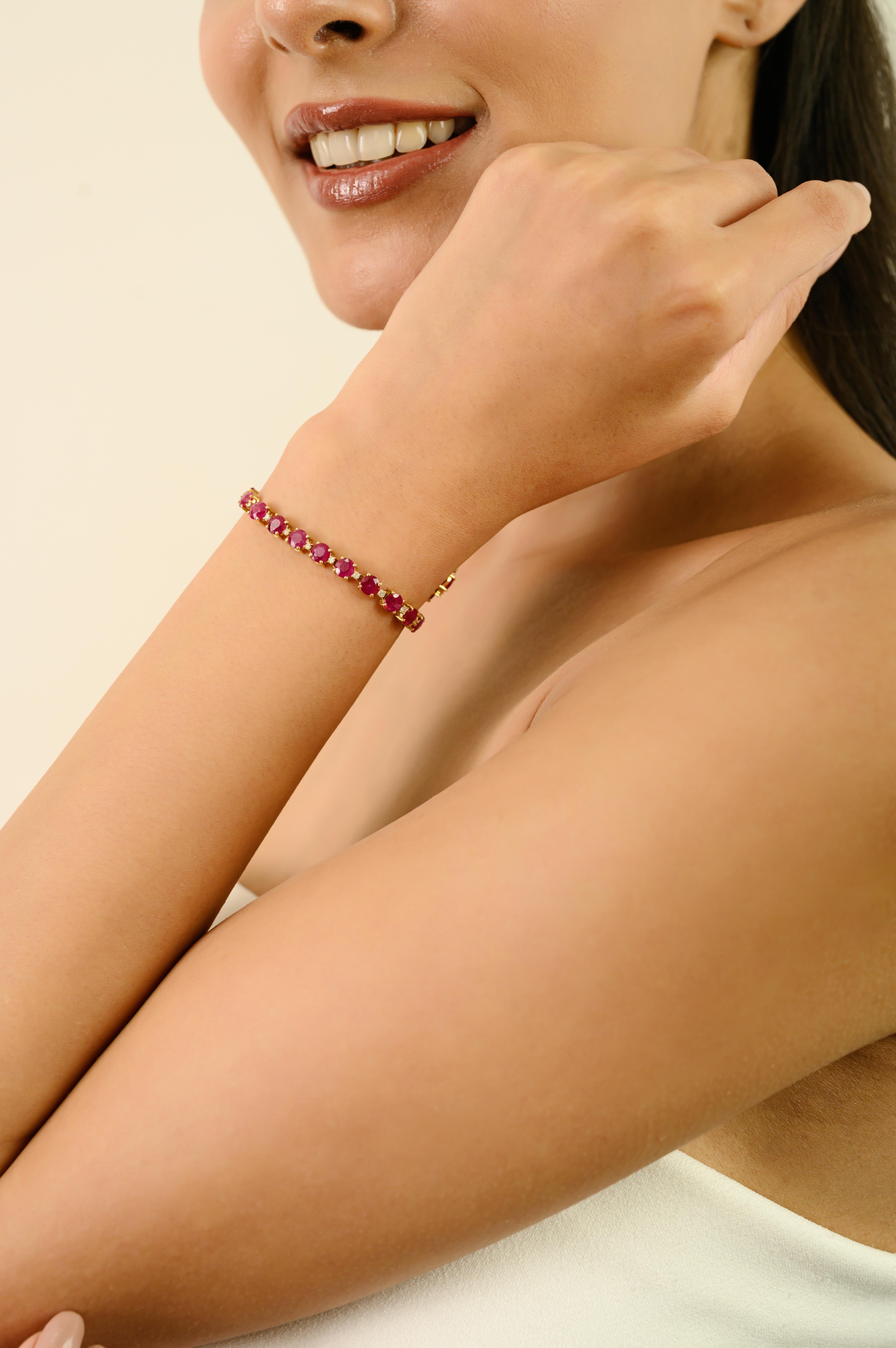 Pulsera de tenis artesanal de oro amarillo de 18 quilates con rubíes y diamantes talla redonda de 12,99 quilates Corte redondo en venta