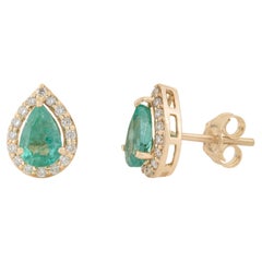 Orecchini a perno con smeraldo e diamante da 1,37 ct realizzati a mano in oro giallo 18 carati