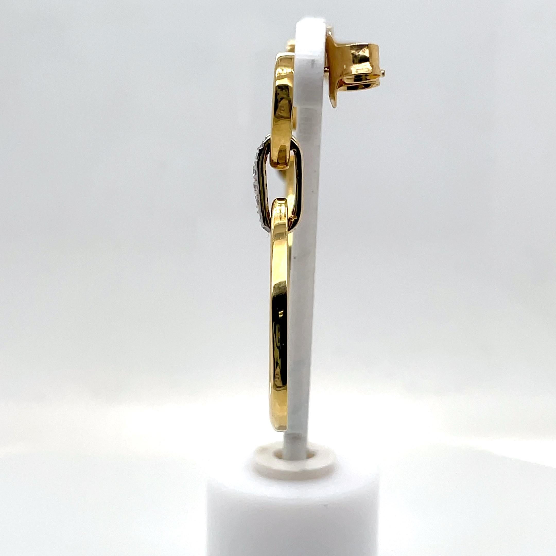 Handcrafted 14 Karat Yellow Gold Dangling Earrings In New Condition For Sale In Great Neck, NY