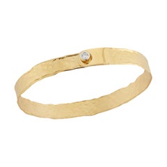 Handgefertigtes Armband aus 14 Karat Gelbgold mit gehämmerter 8 mm Schnalle