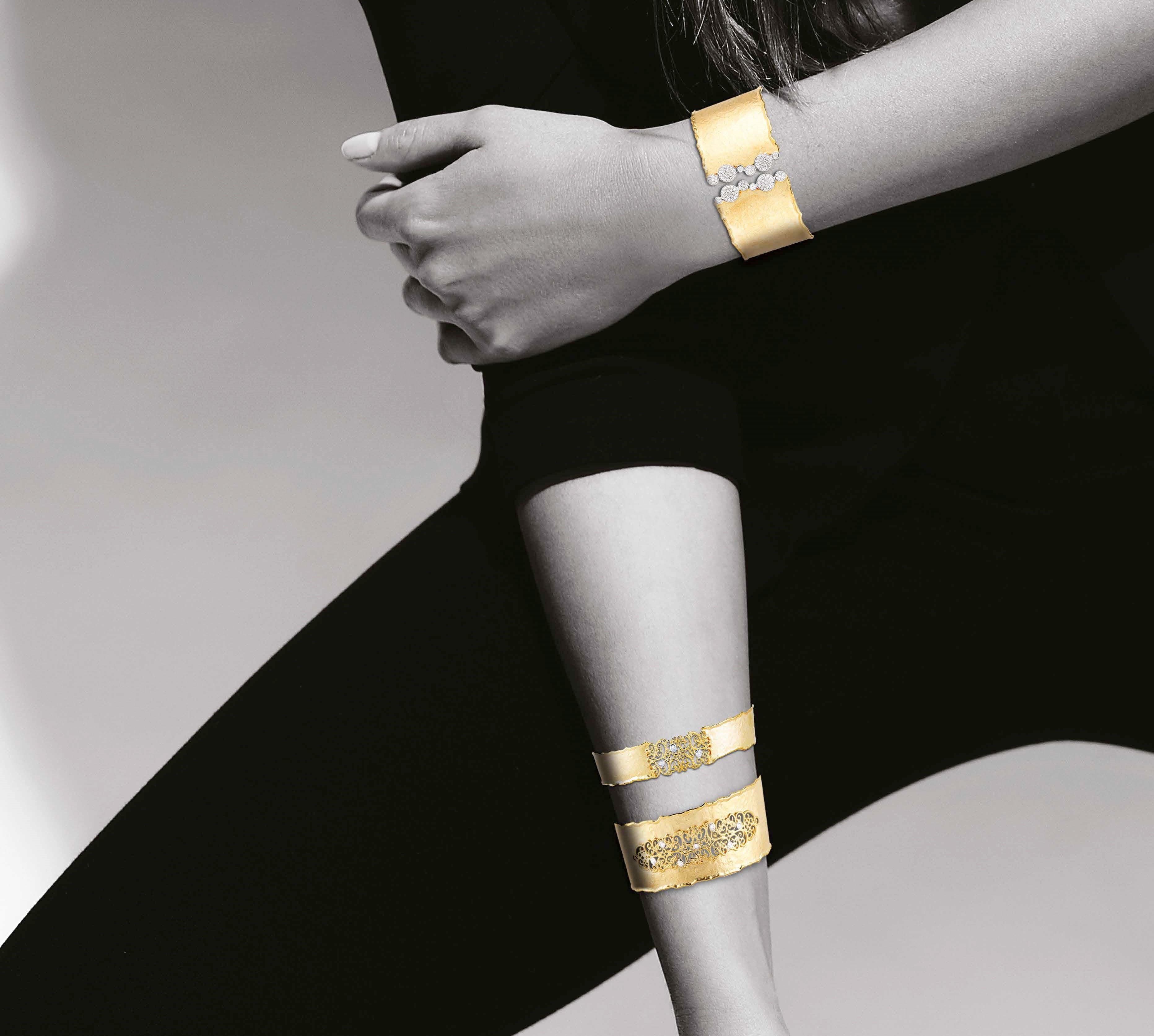 Pulsera artesanal de filigrana martillada de oro amarillo de 14 quilates en Nuevo estado para la venta en Great Neck, NY
